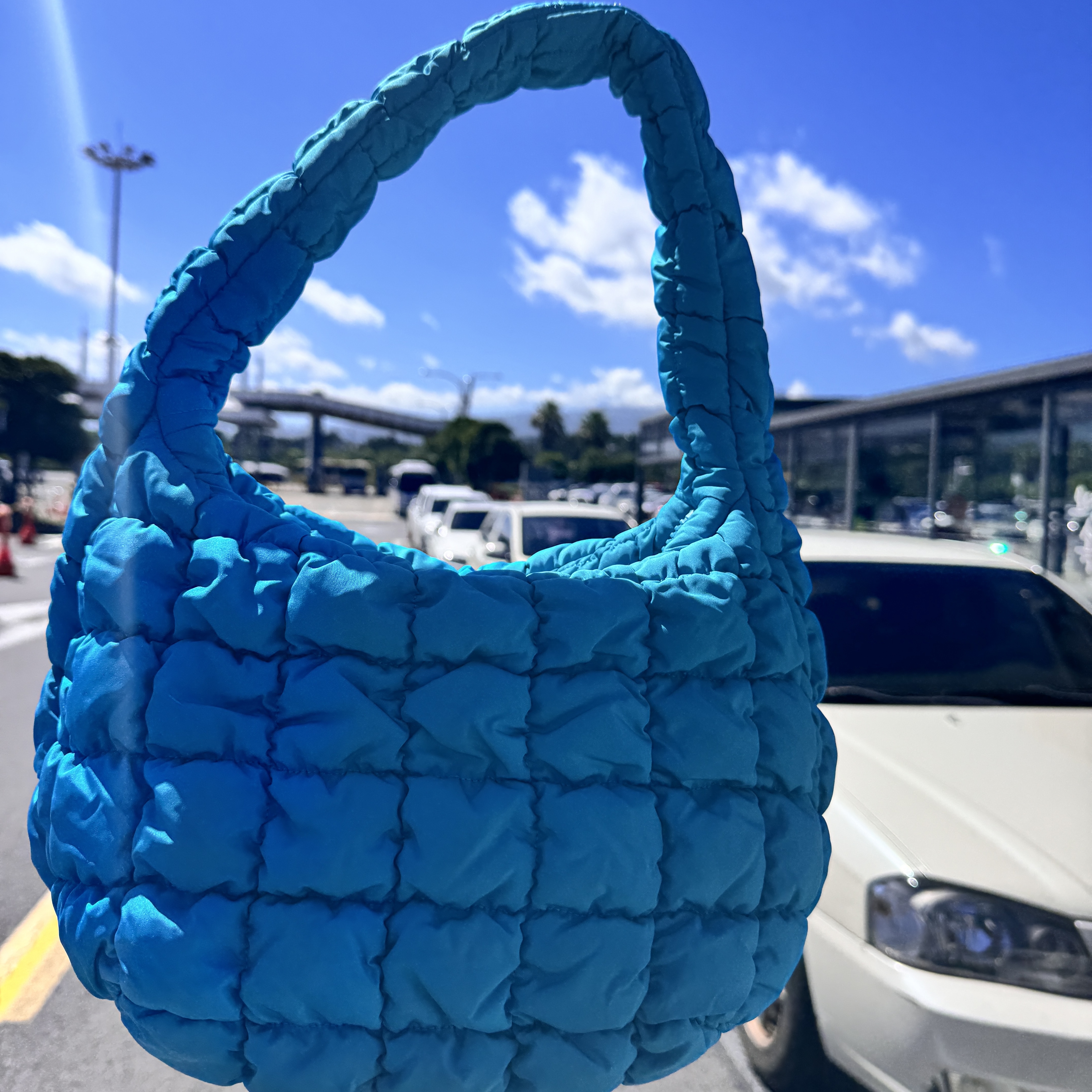 COS Quilted Mini Bag Bright Turquoise 착용 스타일