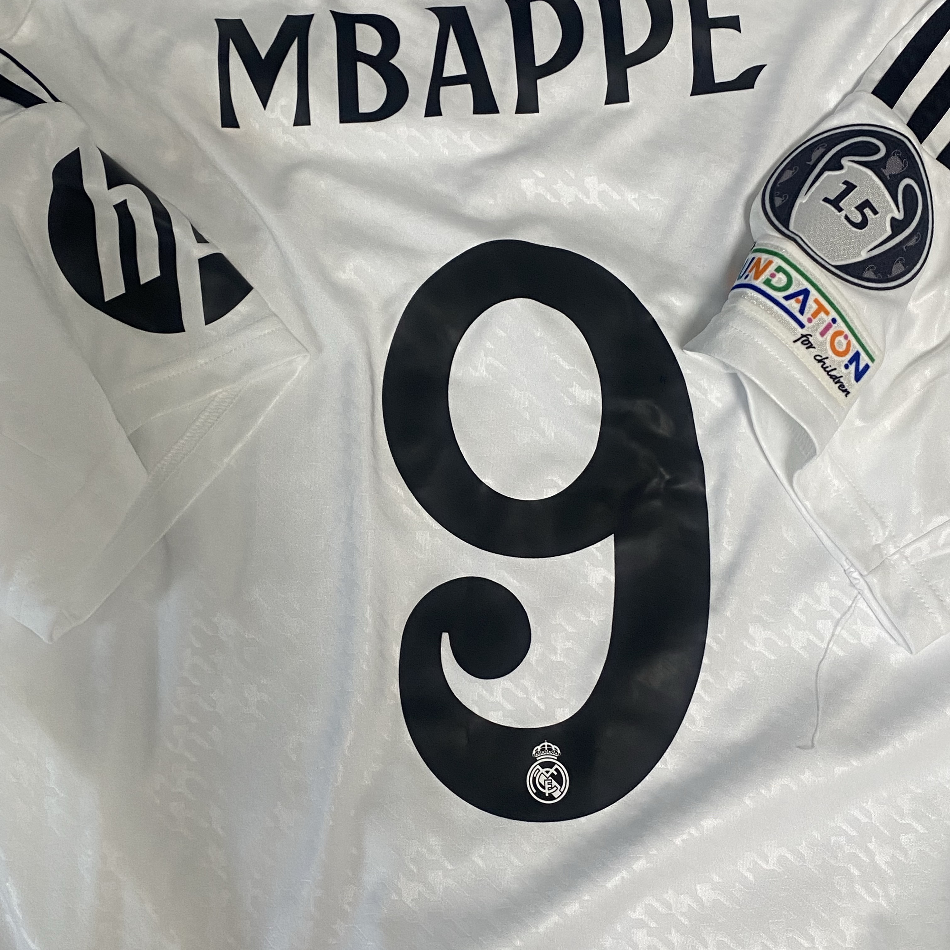 Adidas Real Madrid 2024/25 Home Jersey White - KR Sizing (Non Marking Ver.) 착용 스타일 - 3