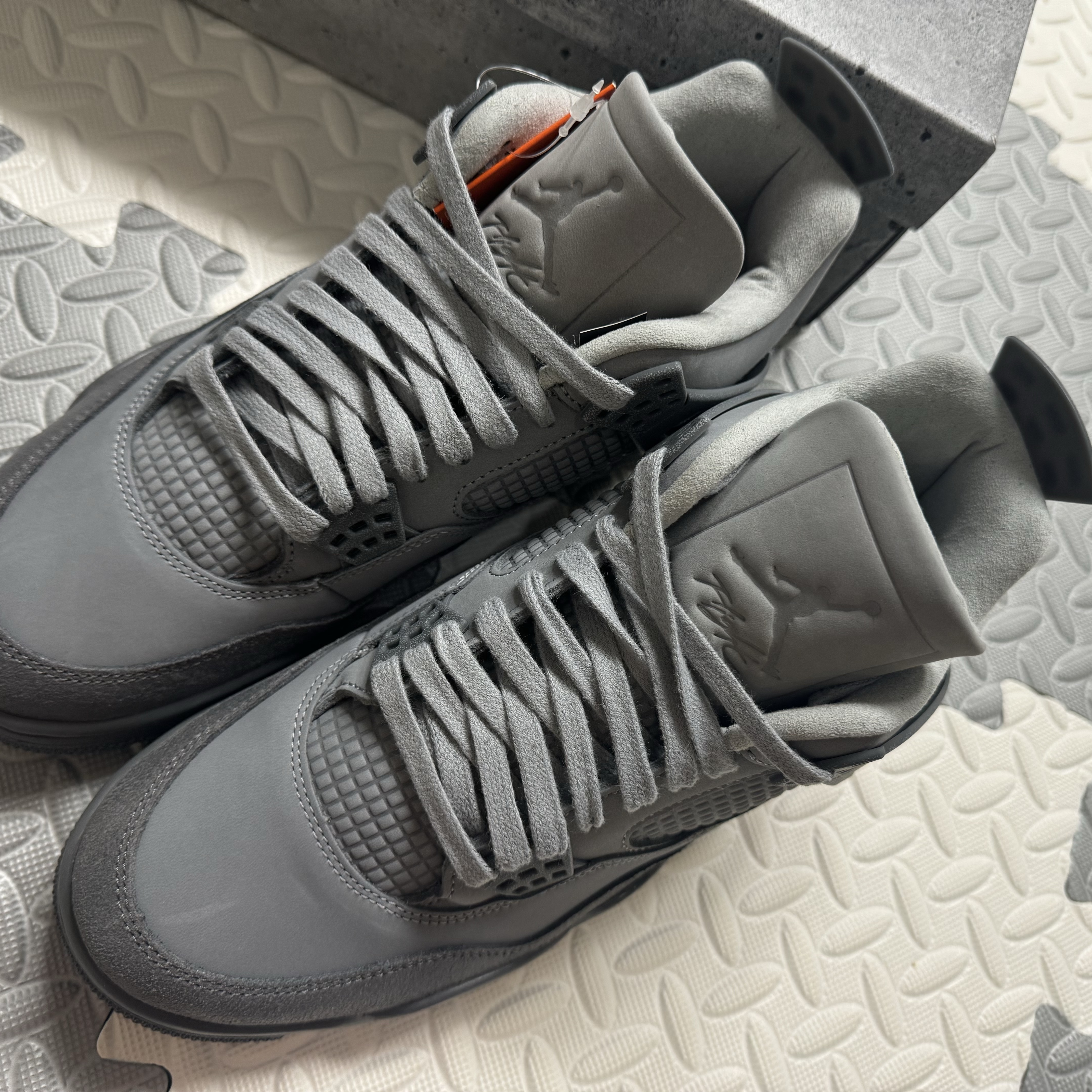 Jordan 4 Retro SE Wet Cement 착용 스타일 - 3
