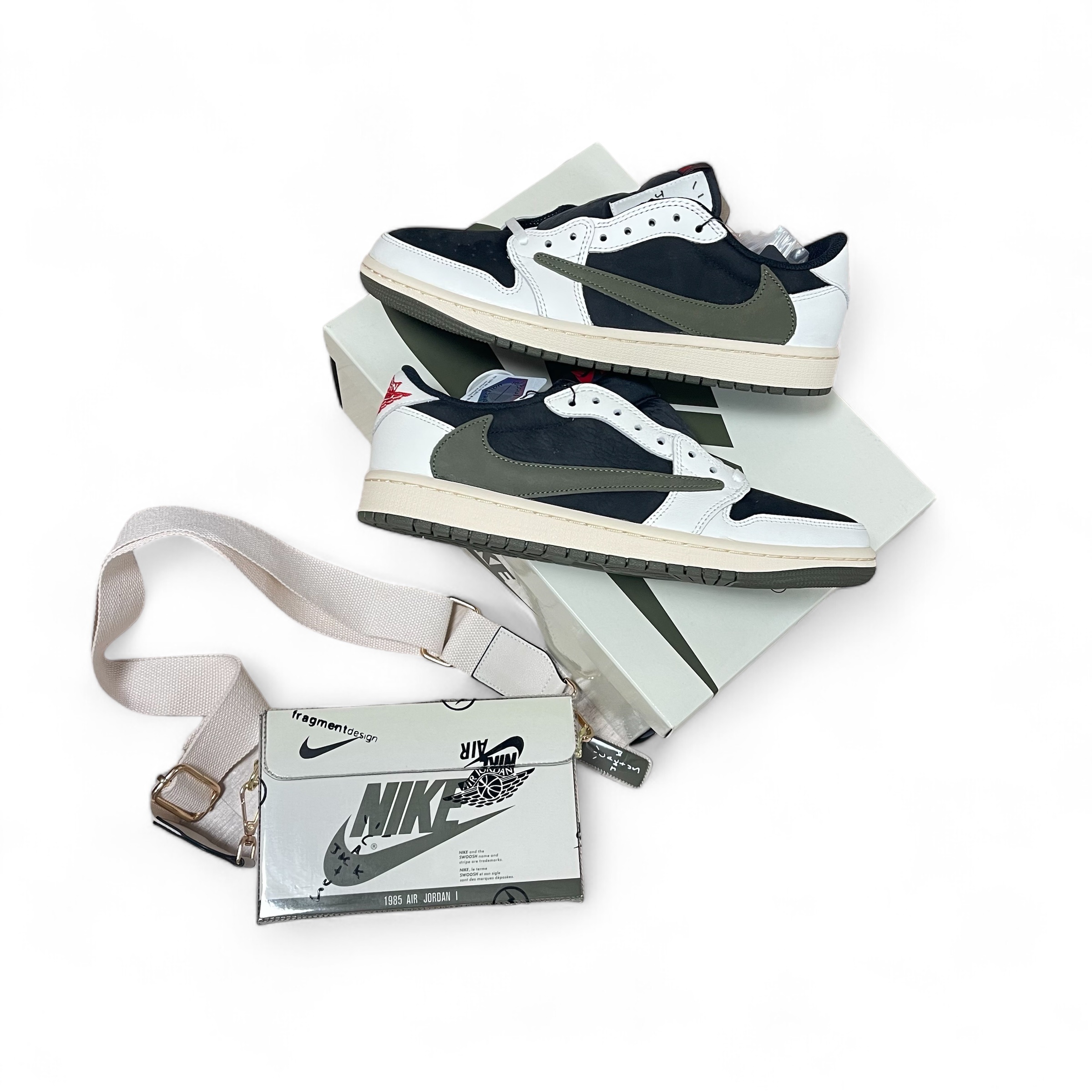 (W) Jordan 1 x Travis Scott Retro Low OG SP Medium Olive 착용 스타일 - 1