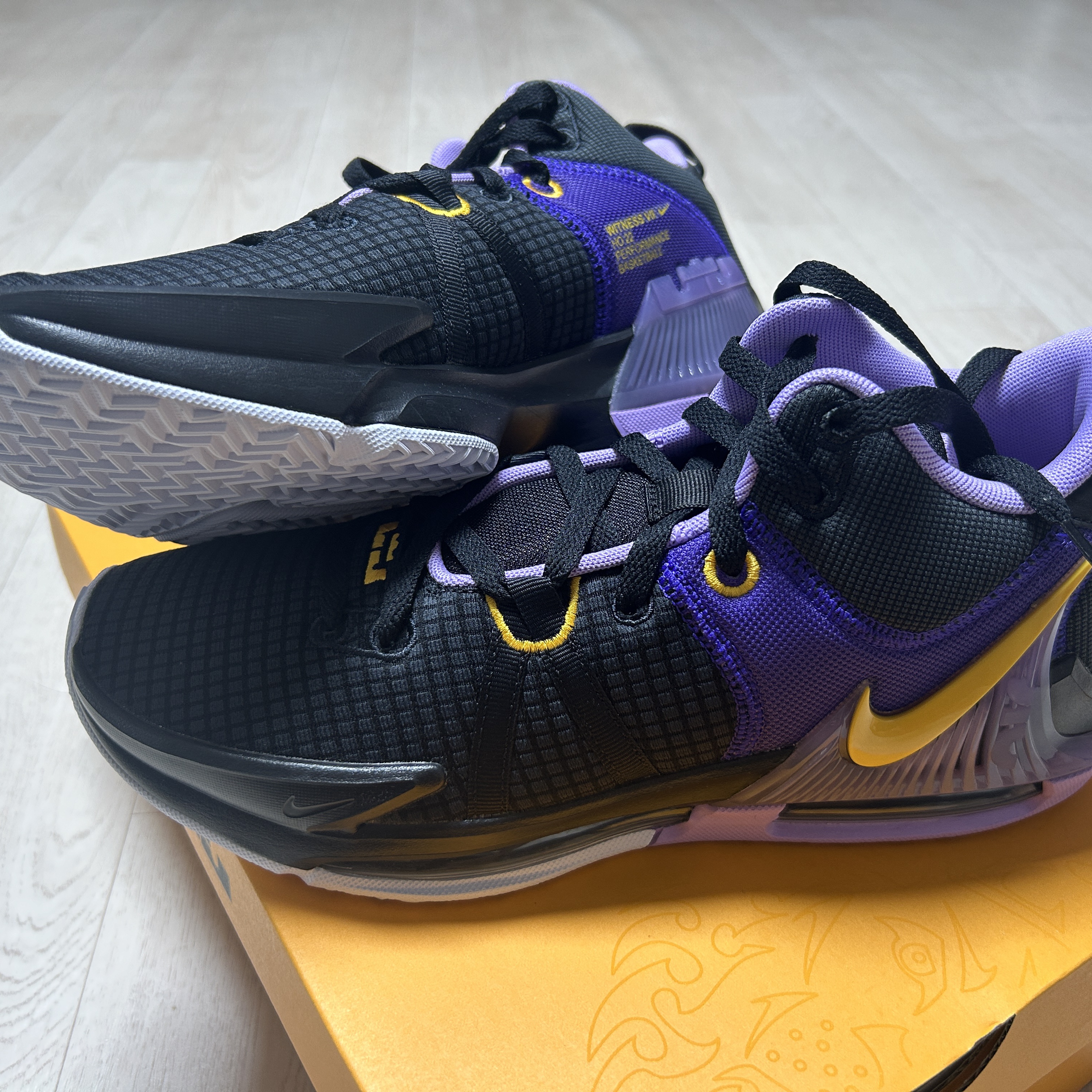 Nike LeBron Witness 7 EP Black Lilac 착용 스타일 - 2