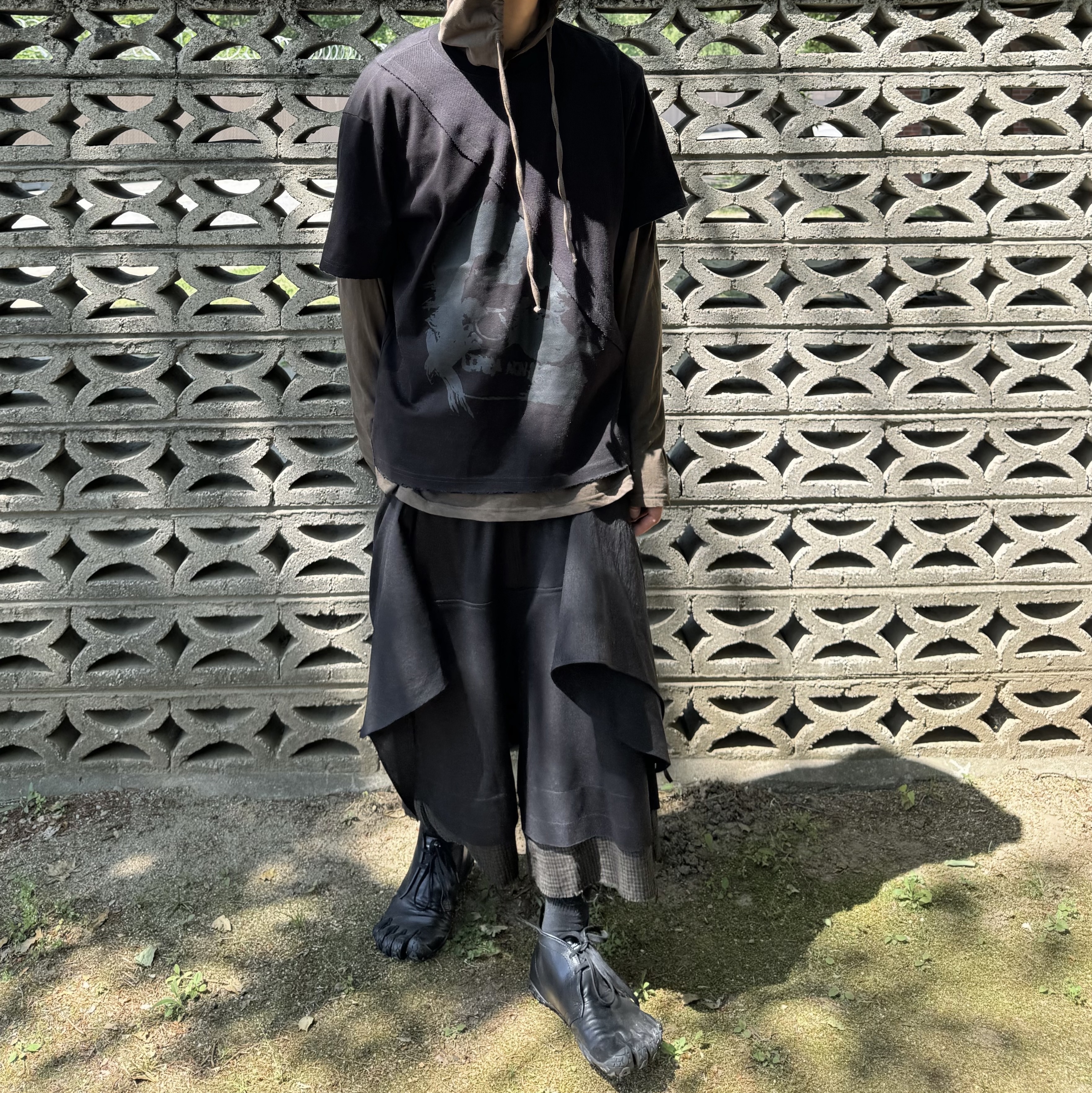 Ecrzn Stick Out Jersey Pants Black, Ecrzn Incision Over Fit T-Shirts Black 착용 스타일 - 1