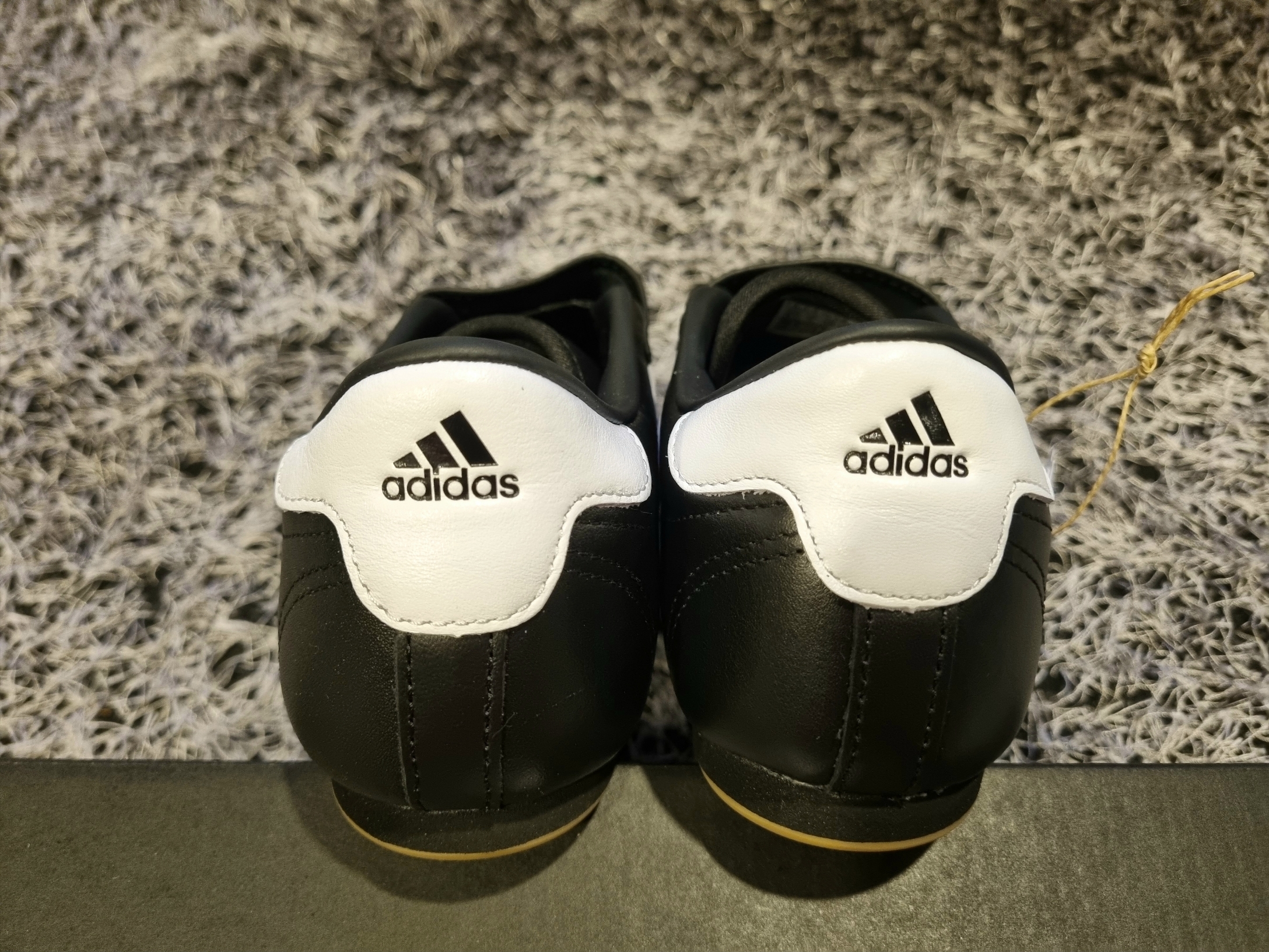 (W) Adidas Taekwondo Core Black Cloud White 착용 스타일 - 5