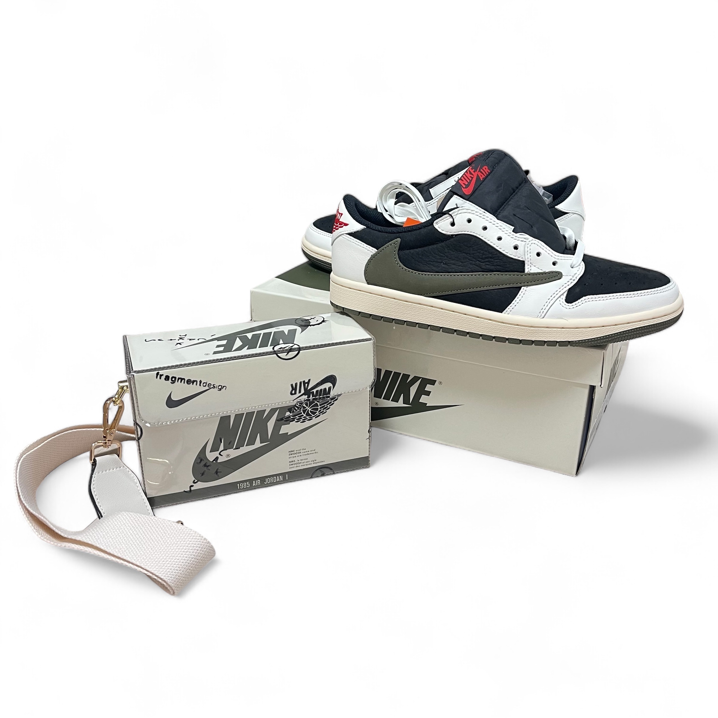 (W) Jordan 1 x Travis Scott Retro Low OG SP Medium Olive 착용 스타일 - 2