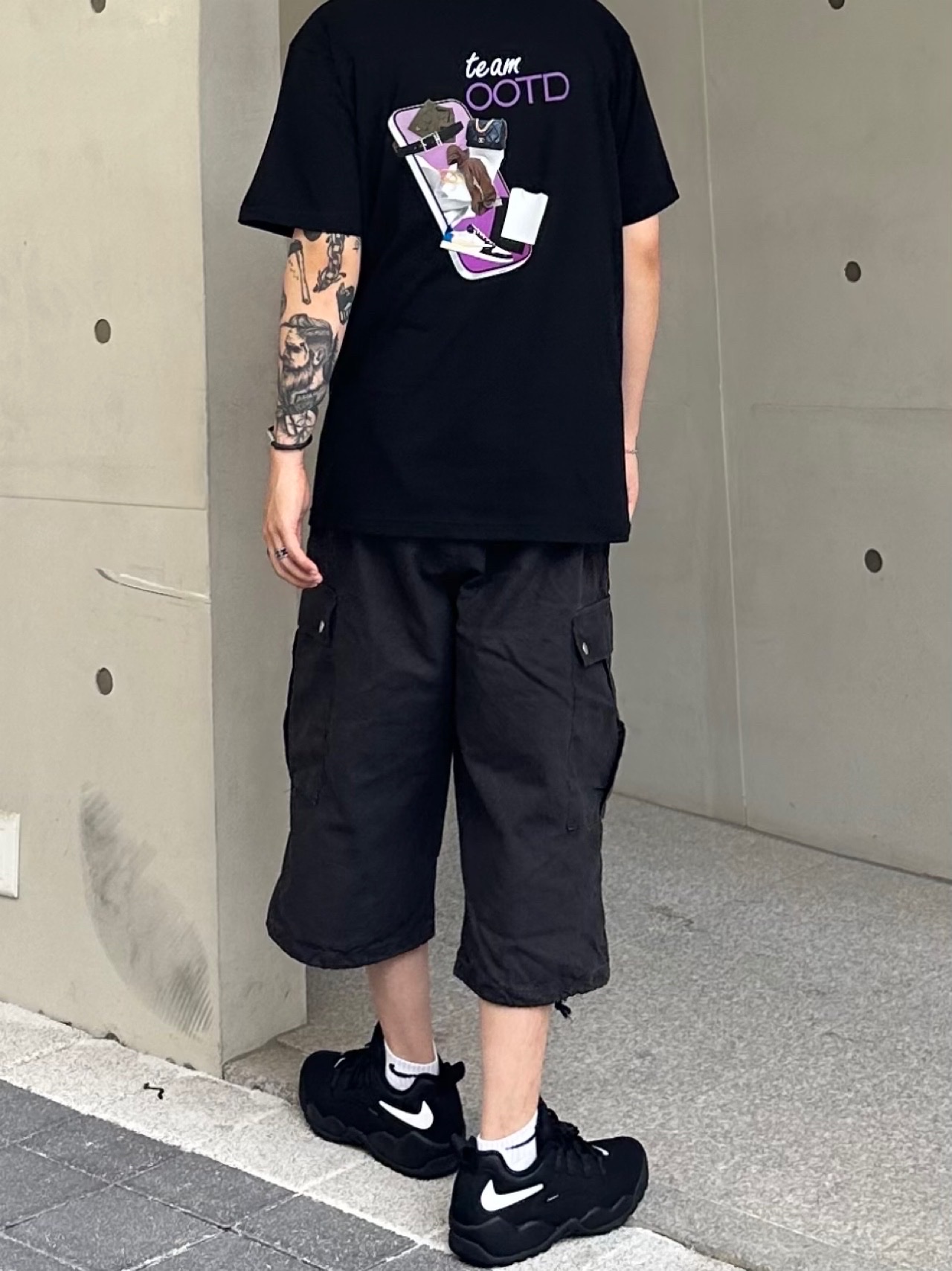 Nike x Supreme SB Darwin Low Black 착용 스타일 - 4