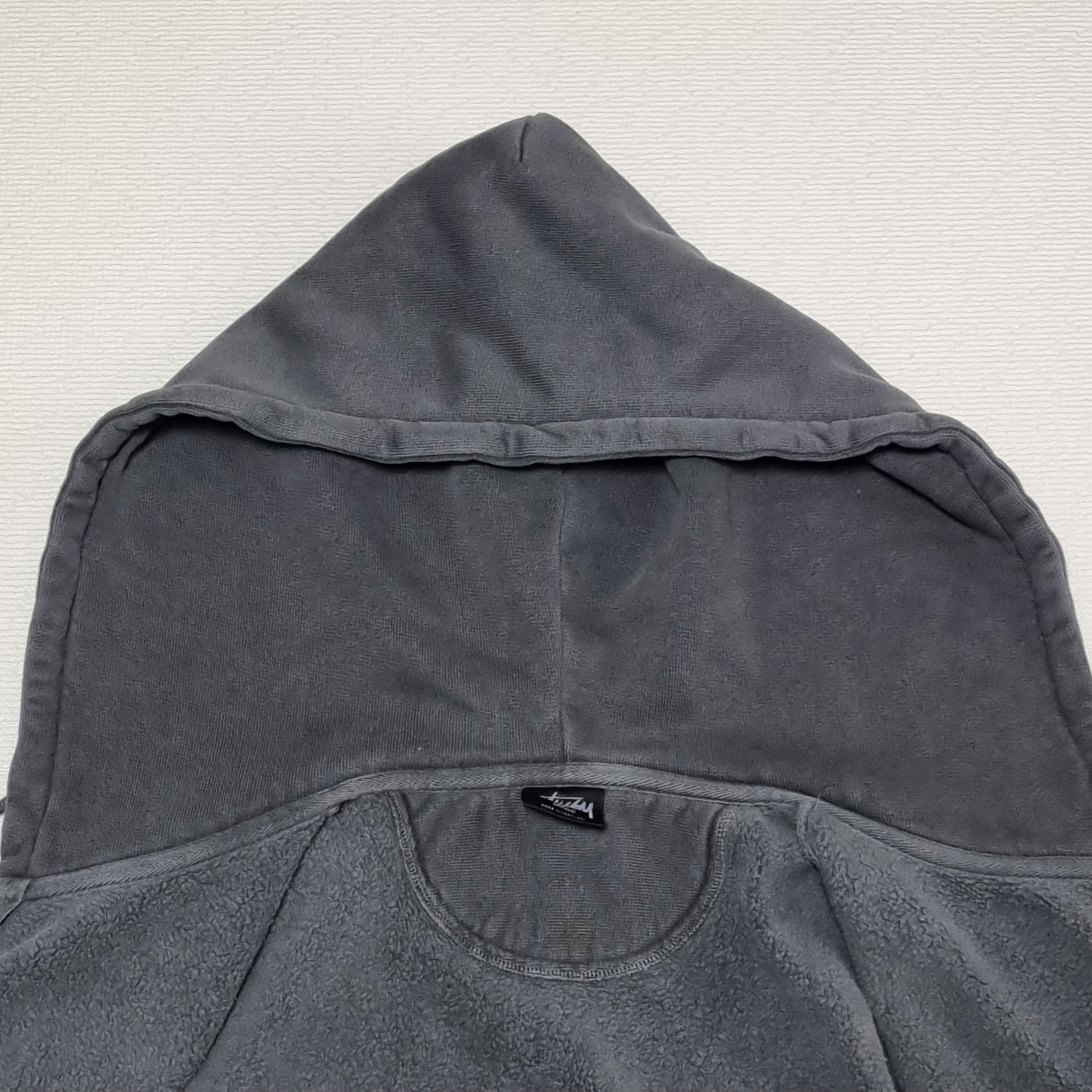 Stussy Pigment Dyed Smooth Stock Zip Hoodie Black 착용 스타일 - 3