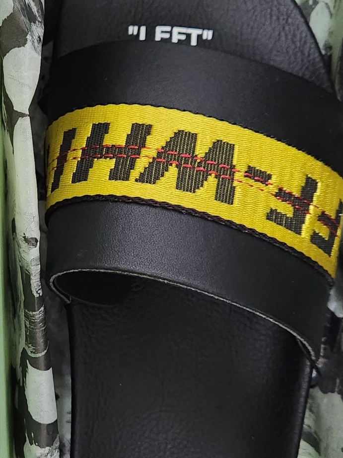 Off-White Industrial Slider Black 착용 스타일