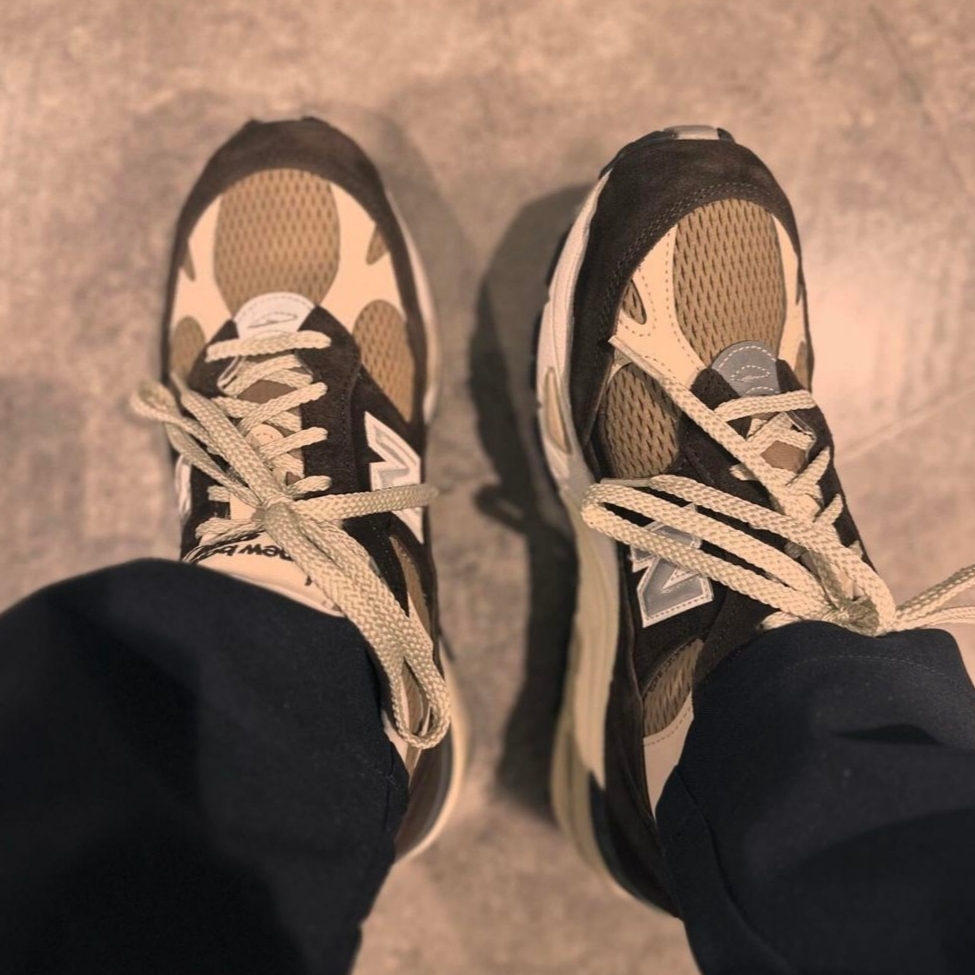 New Balance 991 Made in UK Finale Delicioso Silver Mink 착용 스타일