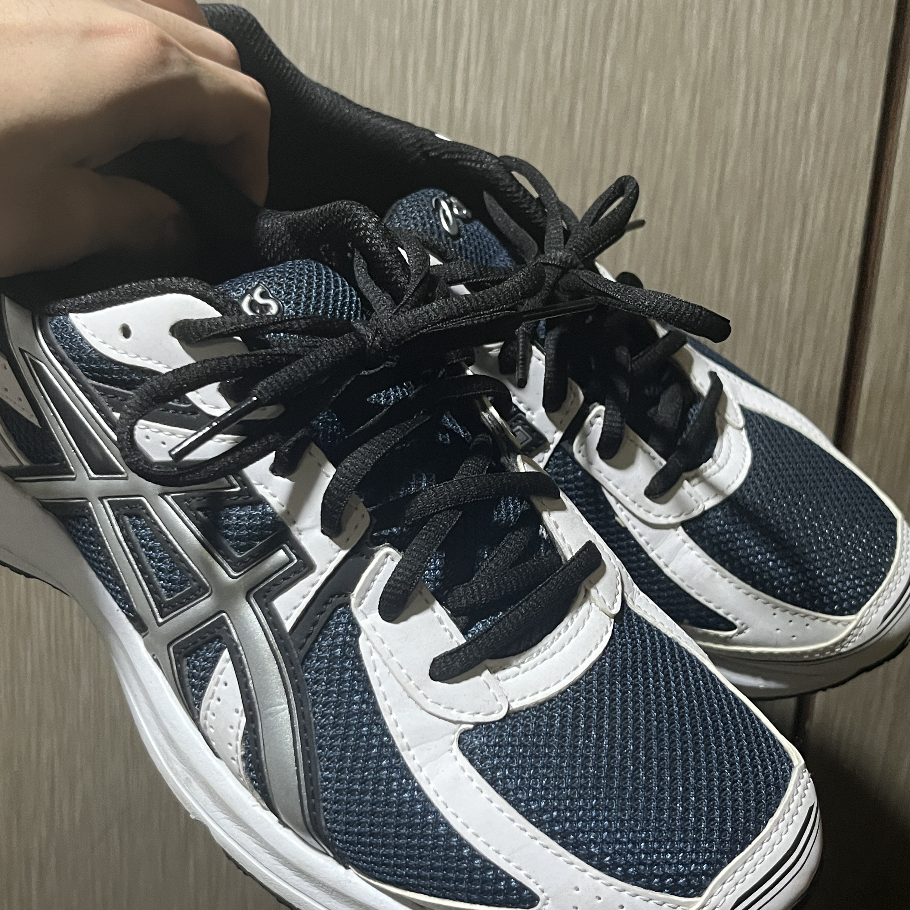 Asics Jog 100 S Navy Pure Silver - 2E Wide 착용 스타일