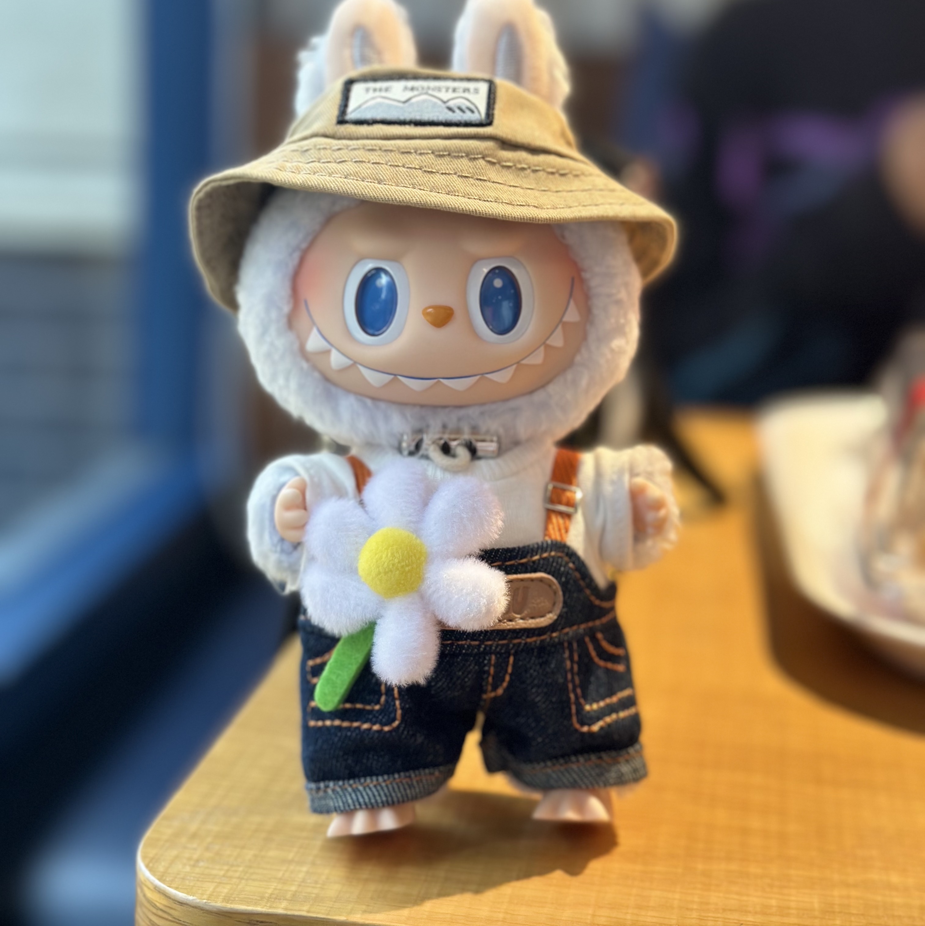 Pop Mart Fall In Wild Labubu Series Toy Keyring 착용 스타일