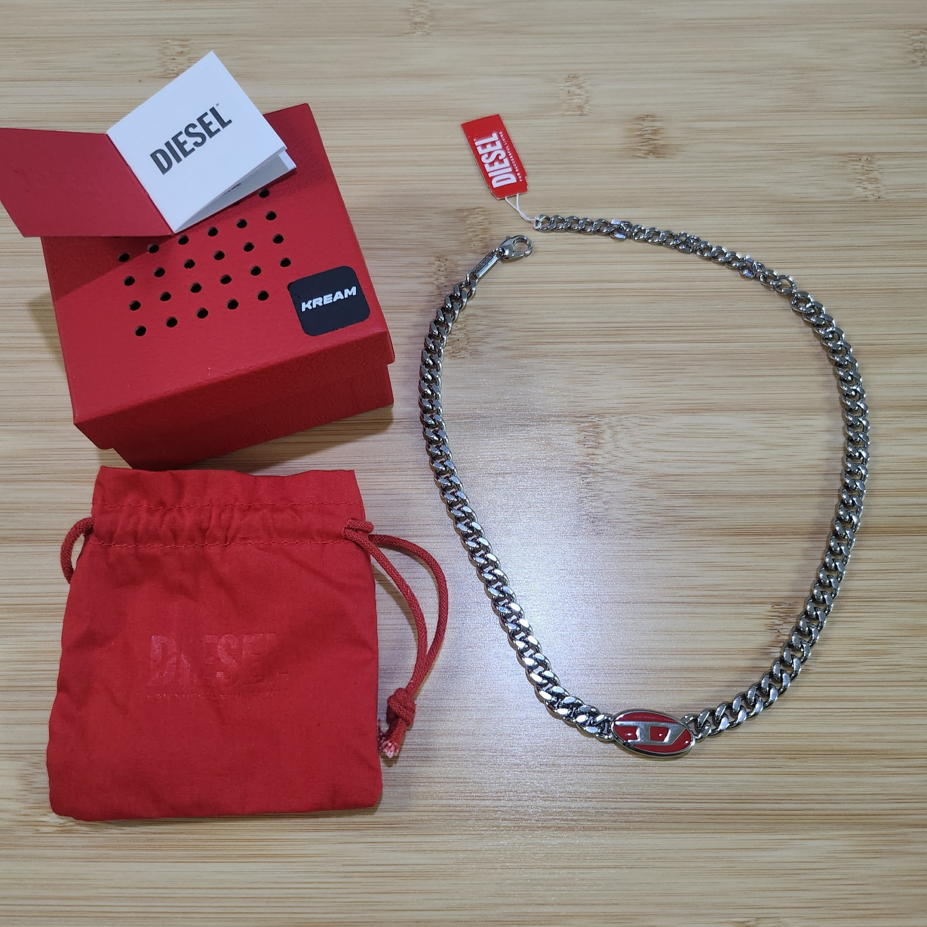 Diesel Dx1446 Red Enamel Stainless Steel Chain Necklace Silver 착용 스타일 - 1