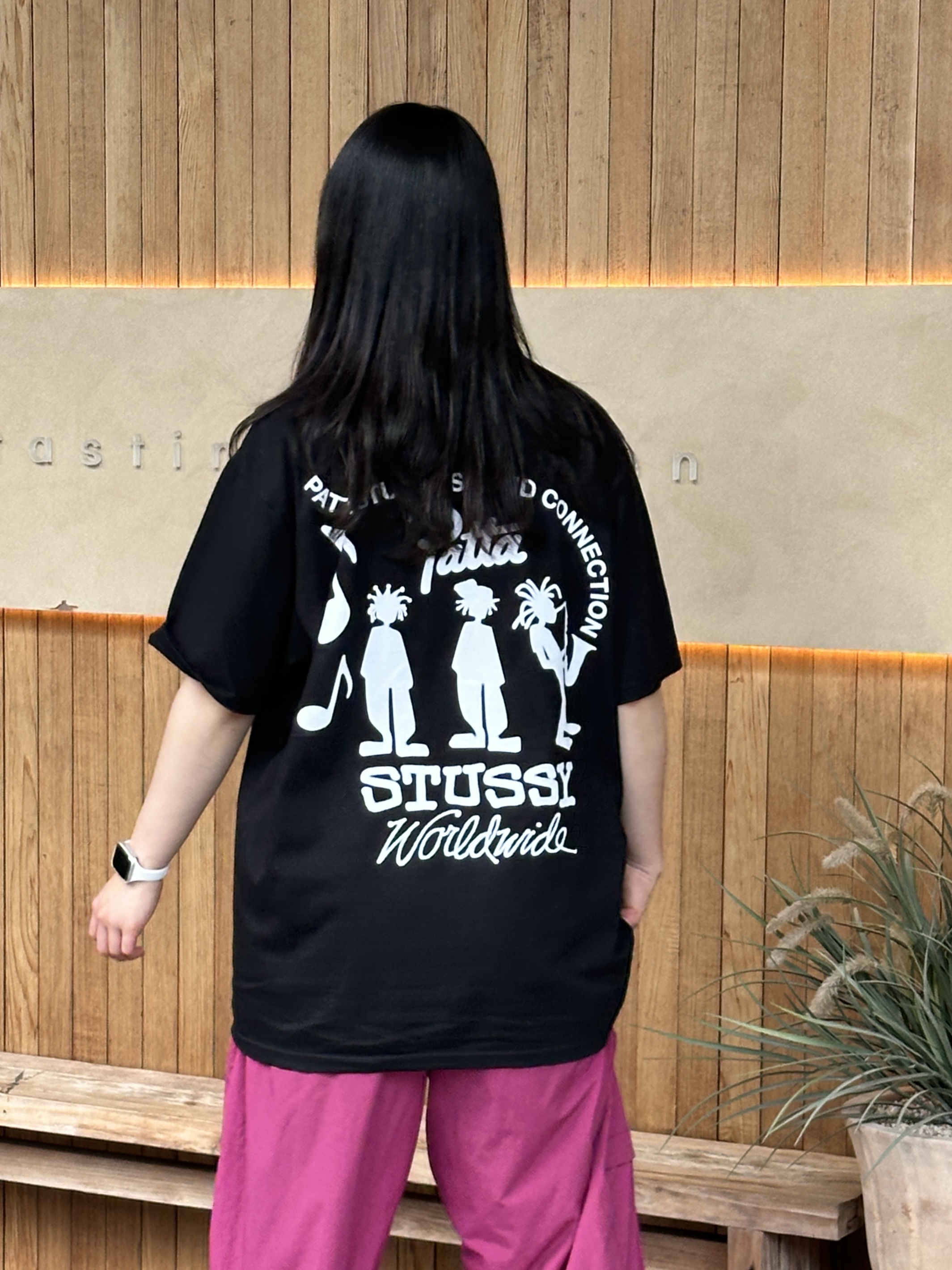 Stussy x Patta Sound Connection T-Shirt Black 착용 스타일 - 2