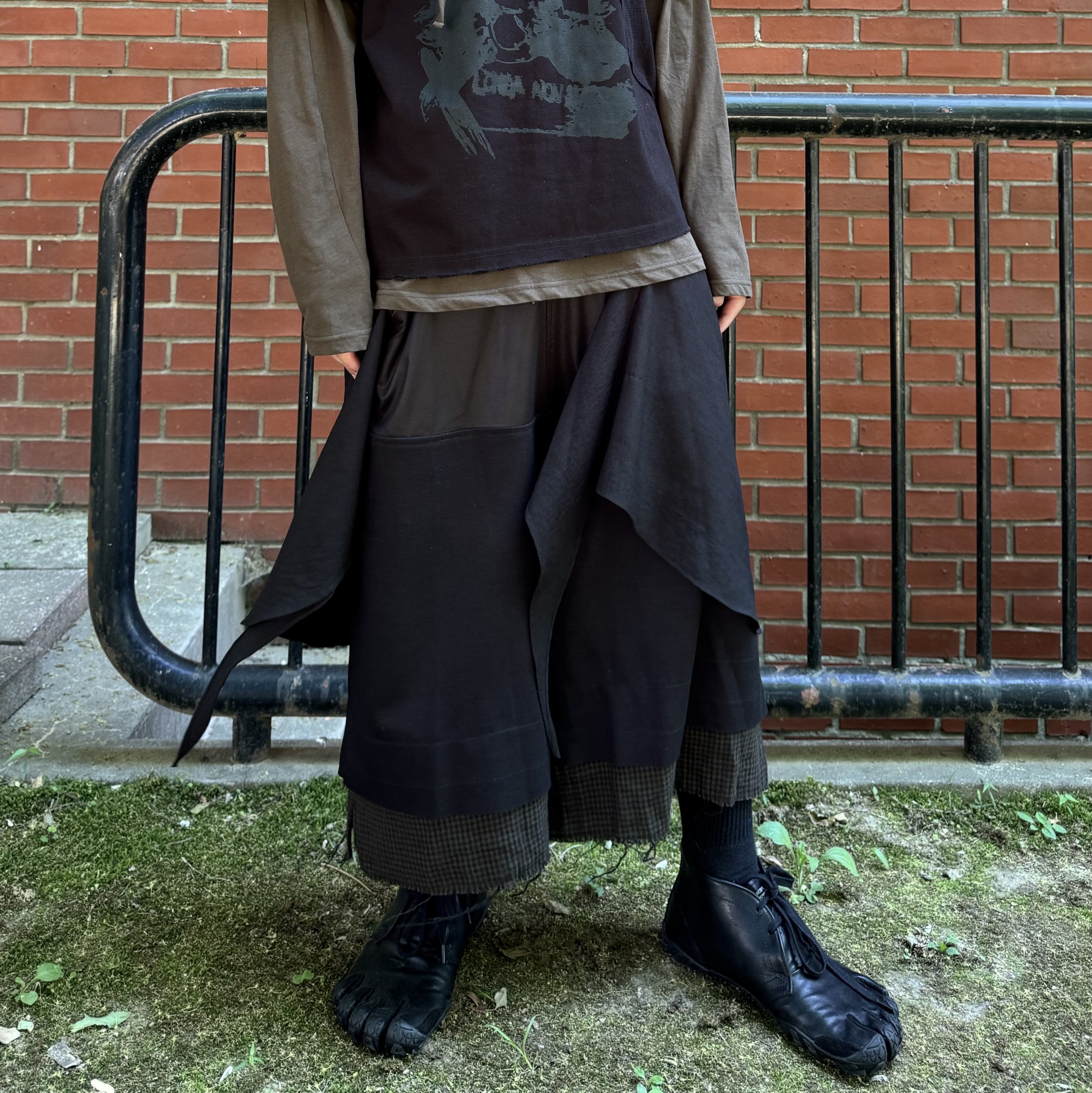 Ecrzn Stick Out Jersey Pants Black, Ecrzn Incision Over Fit T-Shirts Black 착용 스타일 - 2