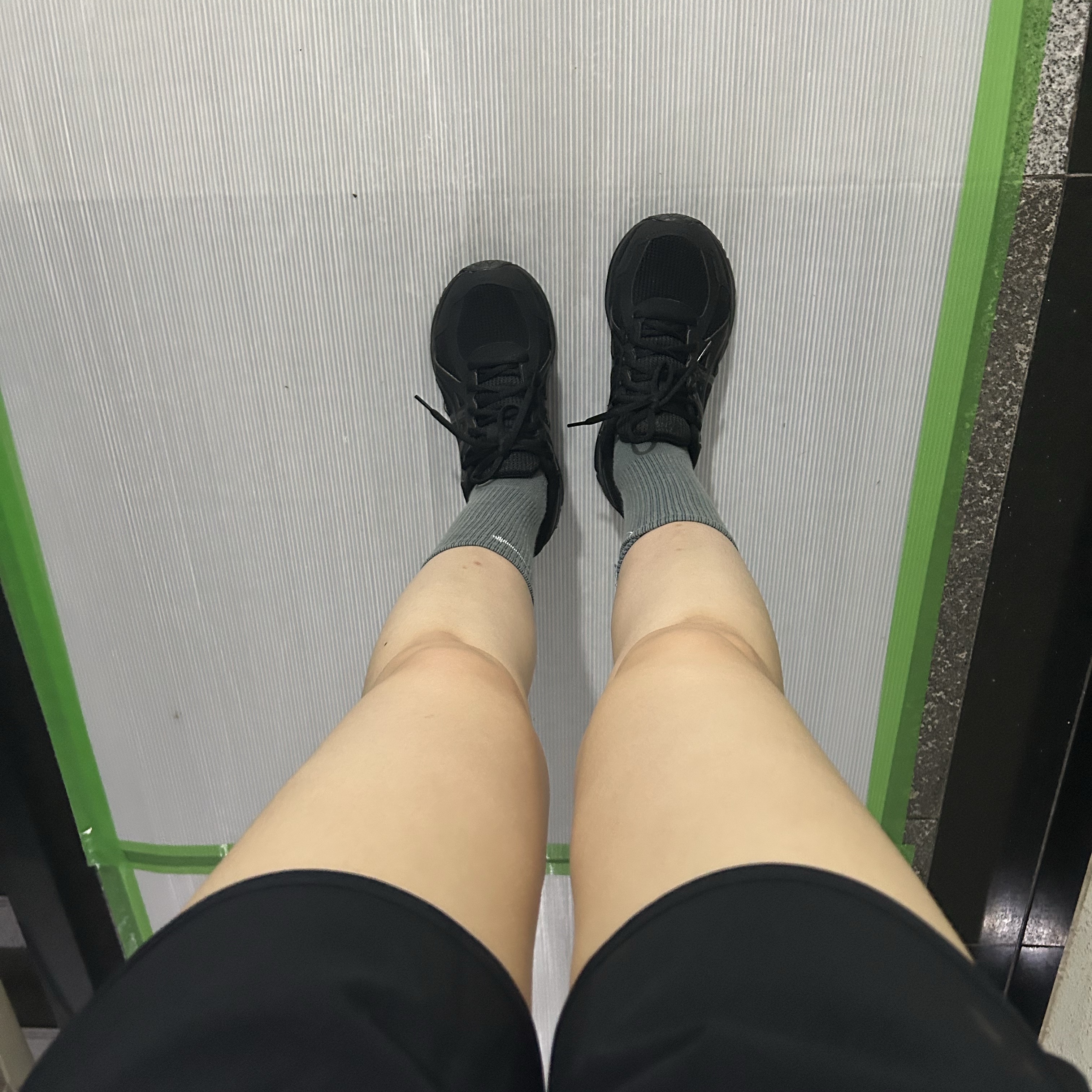 Asics Jog 100 2 Black 착용 스타일 - 5