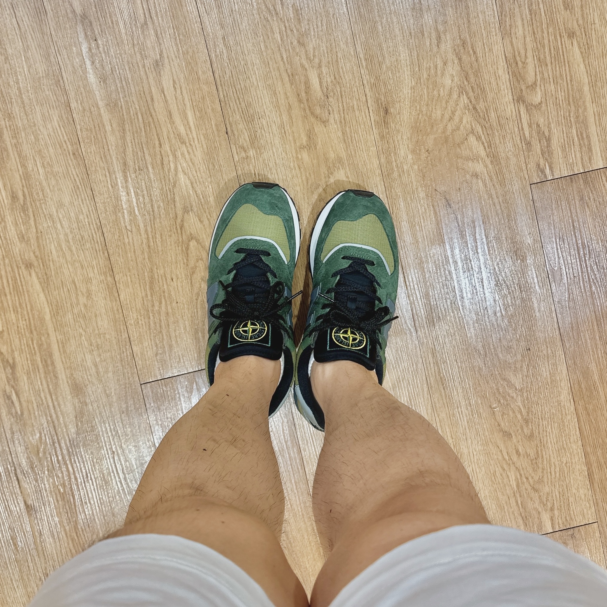 New Balance x Stone Island 574 Legacy Dark Green 착용 스타일