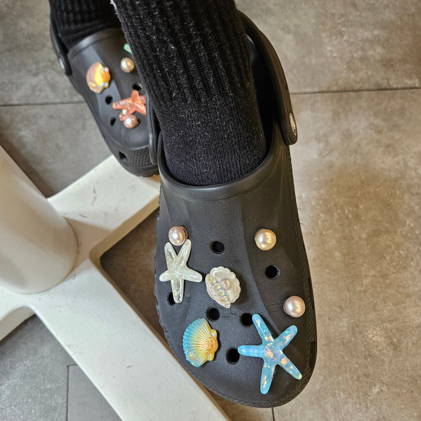 Crocs Baya Clog Black 착용 스타일