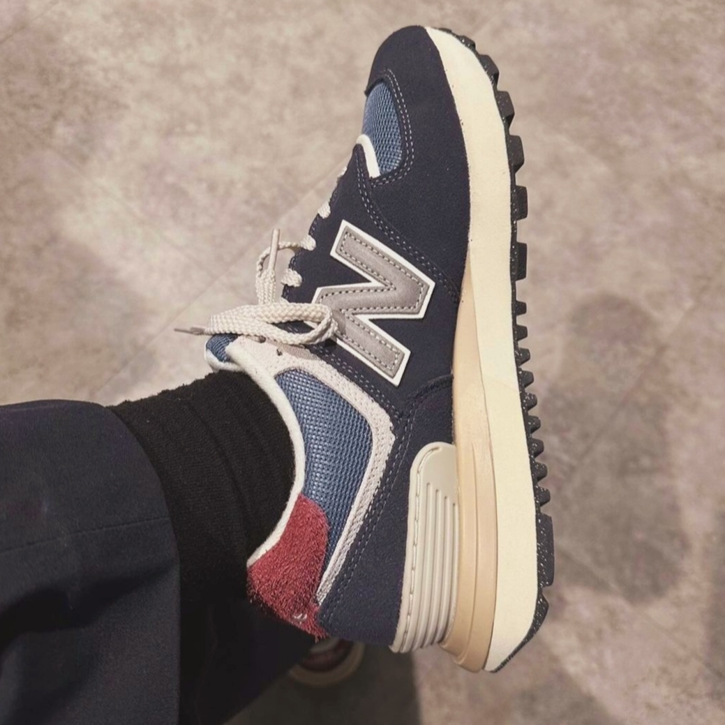 New Balance 574 Legacy Grey Navy 착용 스타일