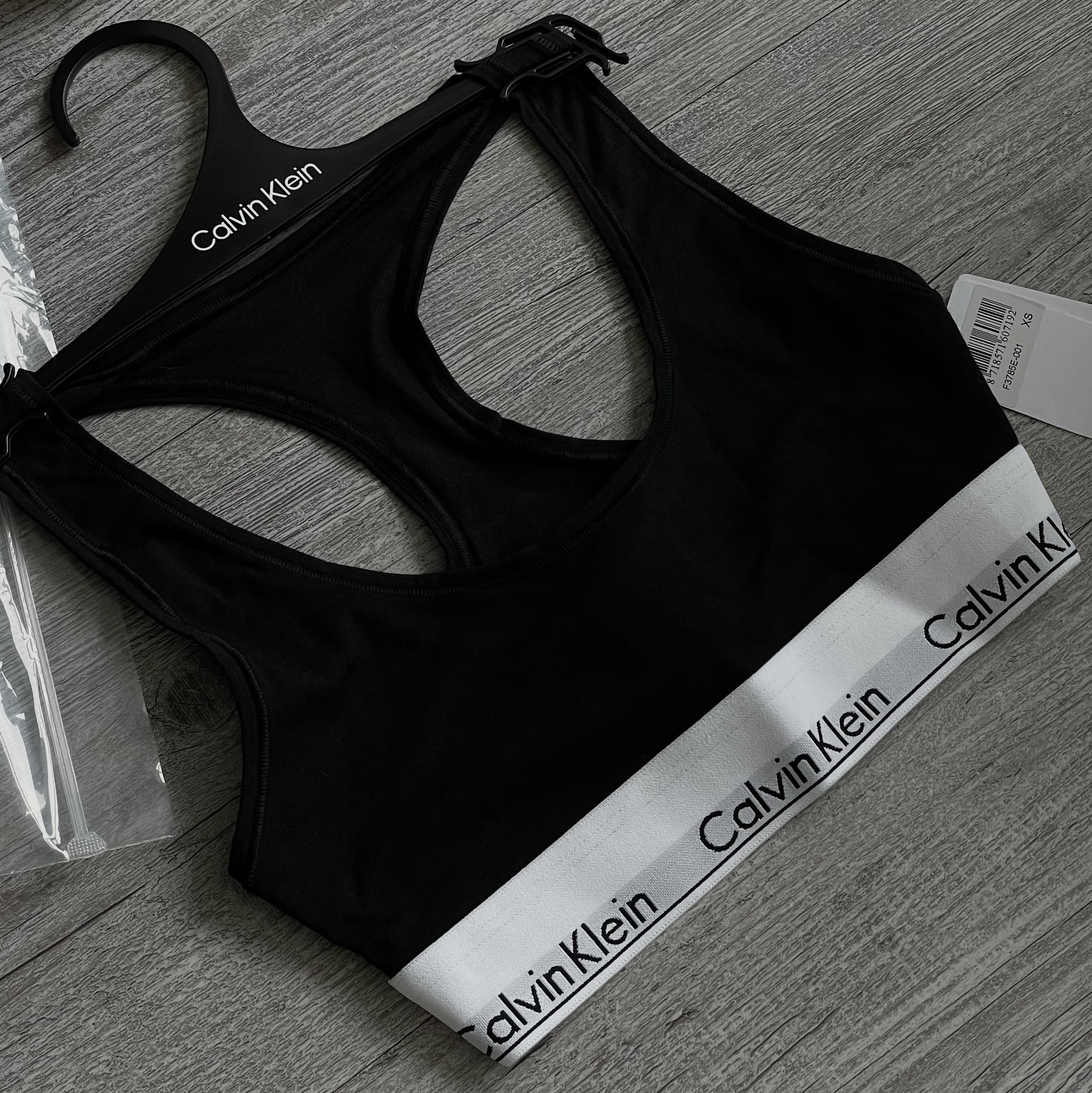 (W) Calvin Klein Modern Cotton Bralette Black 착용 스타일