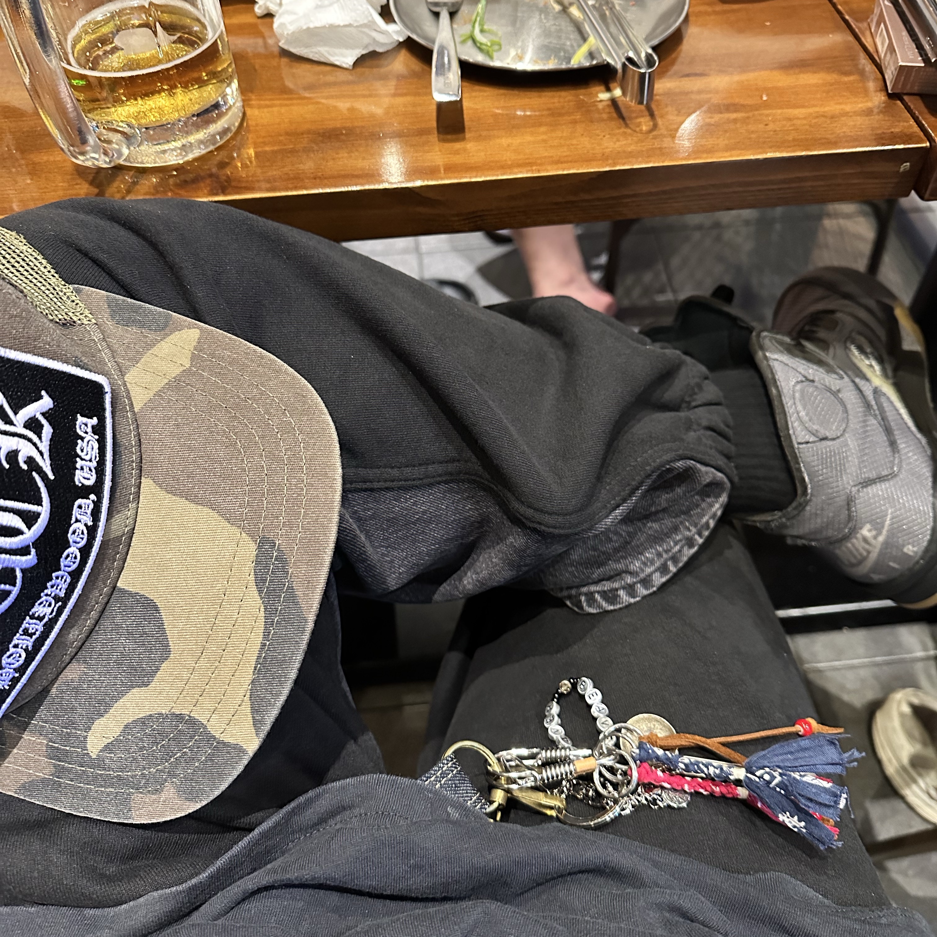 Supreme x Bless Sweatpant Jean Black - 23FW, Jordan 5 x Off-White Retro SP Black Muslin 착용 스타일