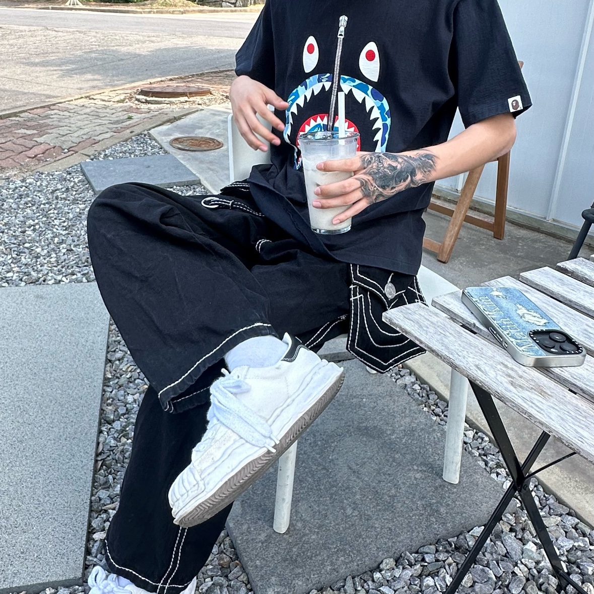 BAPE Bape Thermography Shark T-Shirt Black, True Religion Guardian Pants Black 착용 스타일