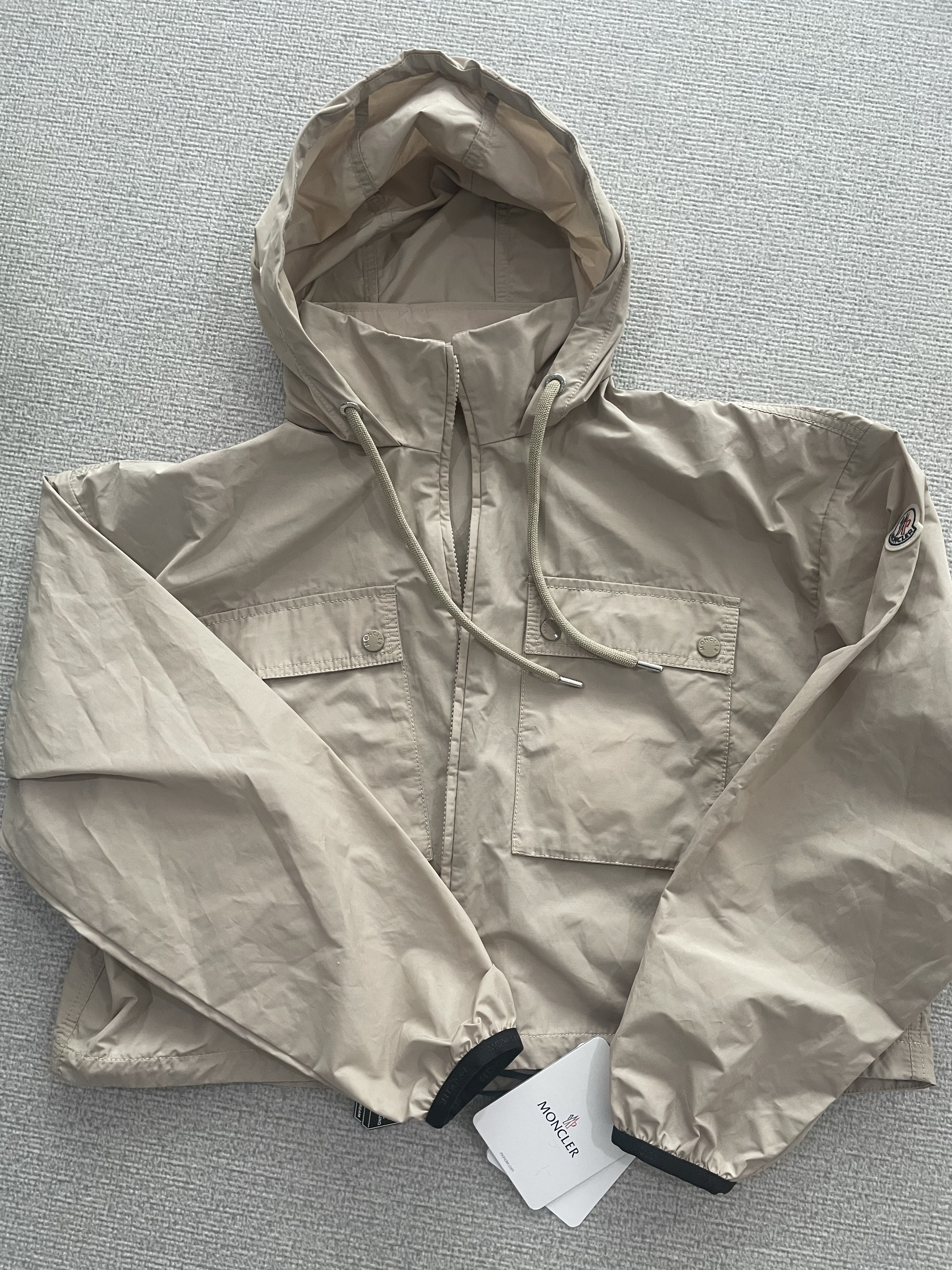 (W) Moncler Leda Parka Jacket Beige - 24SS 착용 스타일