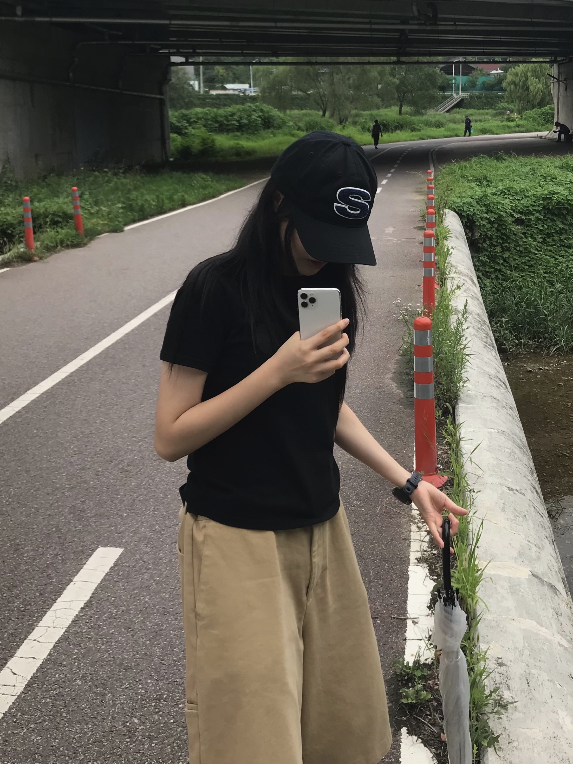 Stussy Chenille S Low Pro Cap Black, [KREAM 단독] Safarispot 1/2 Basic Safari T-Shirt Black 착용 스타일 - 3