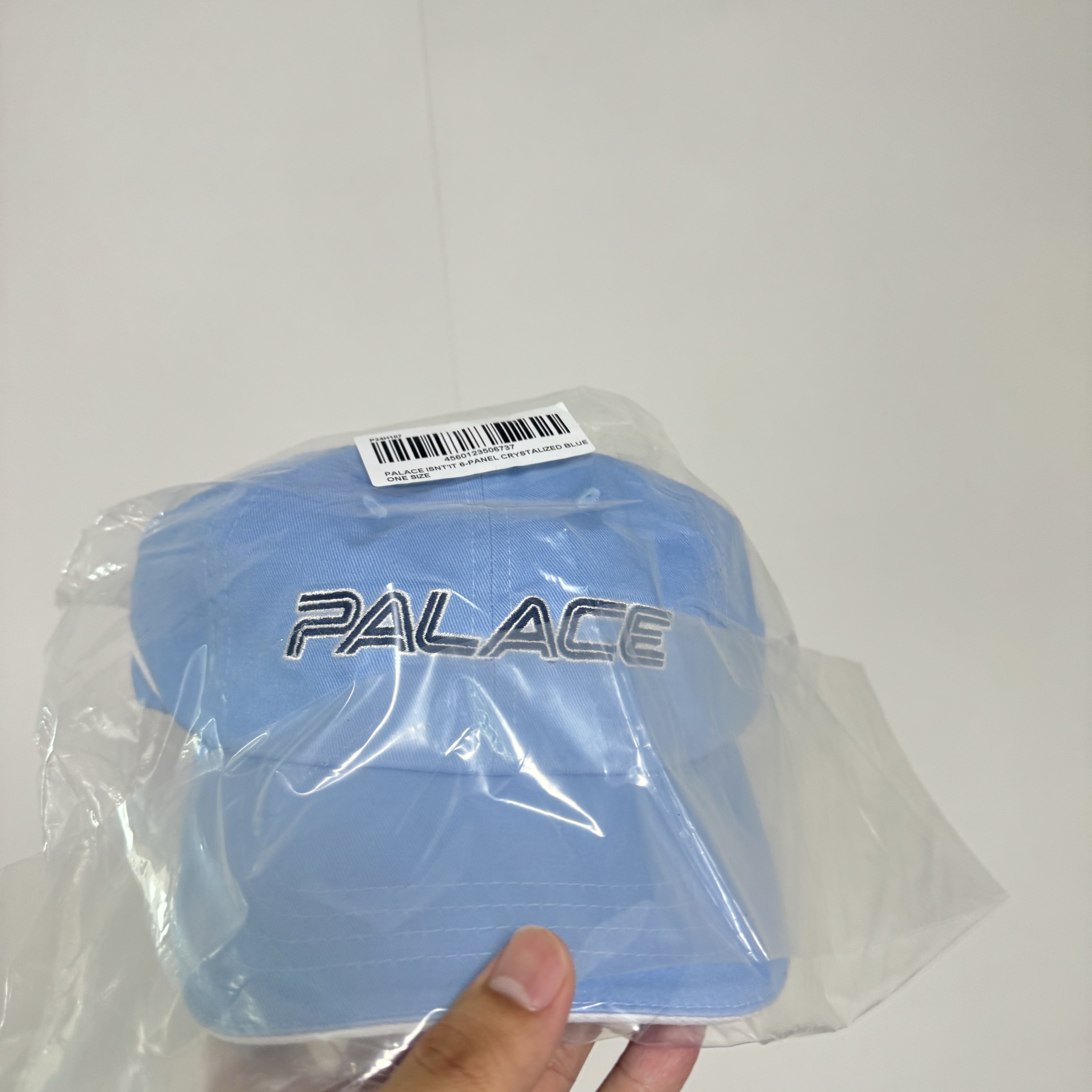 Palace Isn't It 6-Panel Crystalized Blue - 23SS 착용 스타일