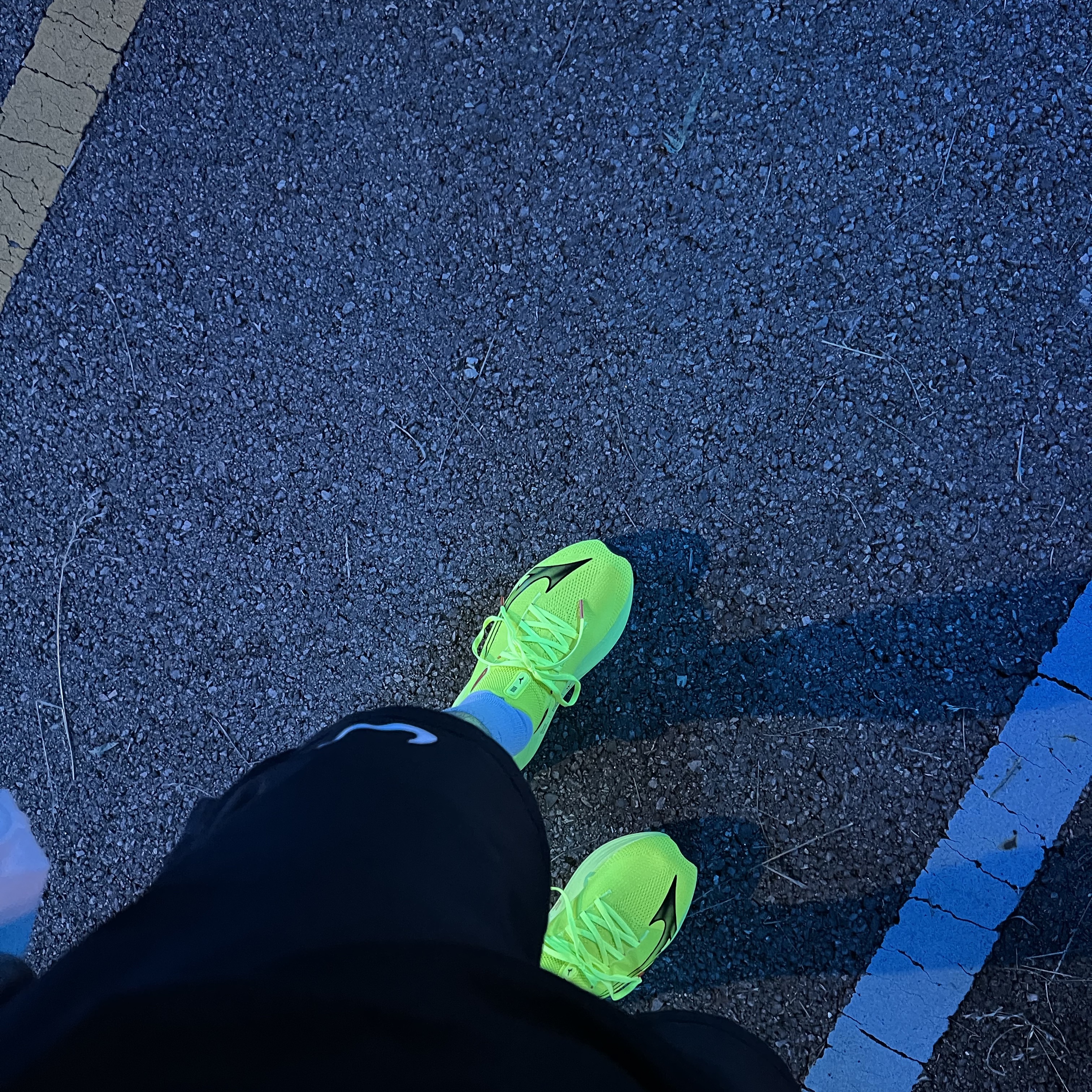 Mizuno Neo Vista Yellow Lime Black 착용 스타일 - 2