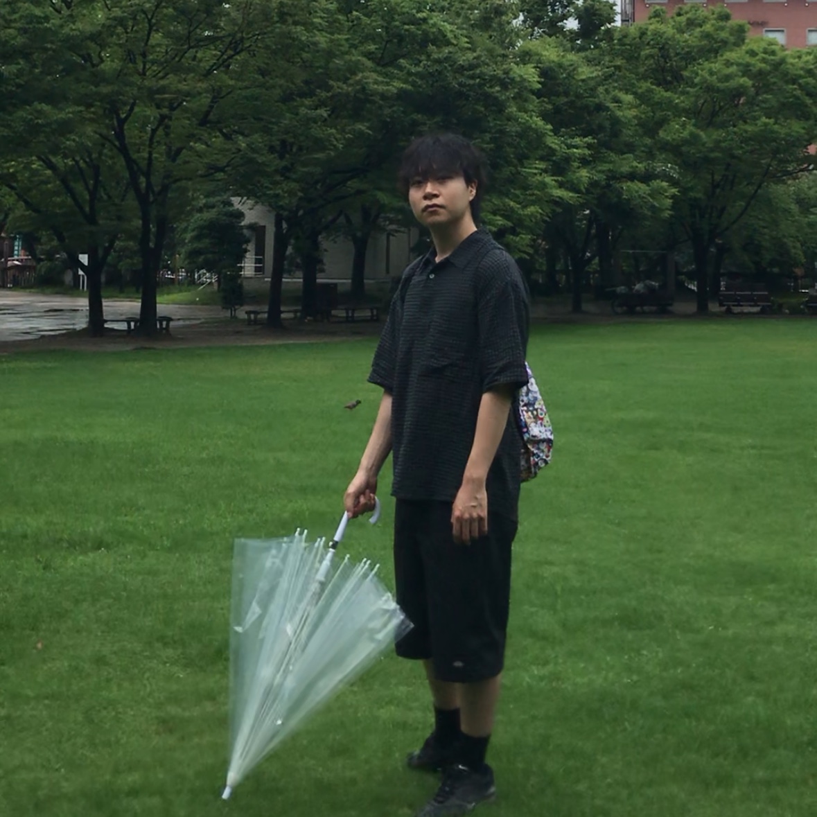 NewJeans Supernatural NJ x Murakami Drawstring Bag Ver., Nike x Supreme Air Max 98 TL Black 착용 스타일