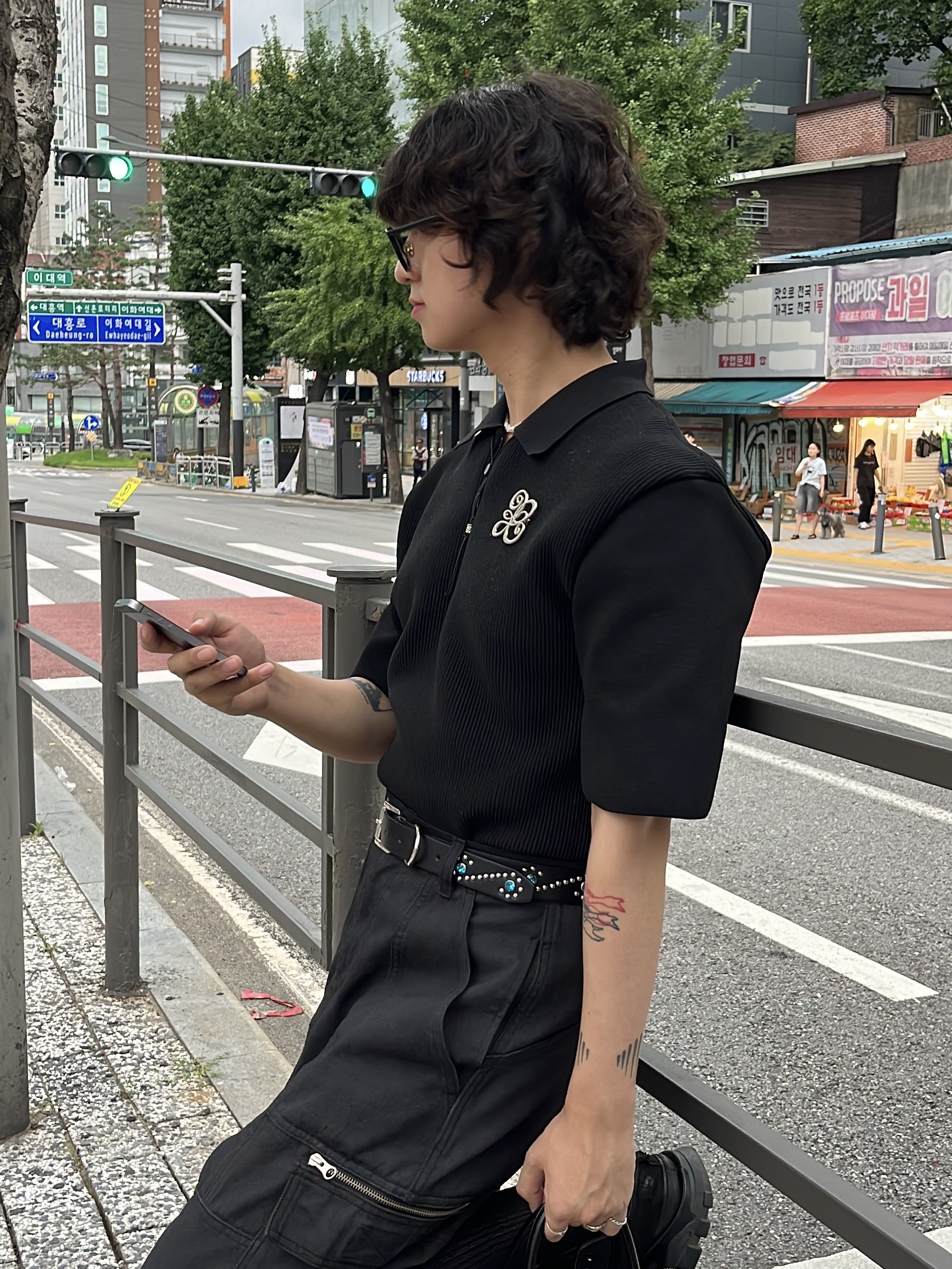 YOUCHE UT Necklace 002, Adidas x Raf Simons New Runner Black 착용 스타일 - 2