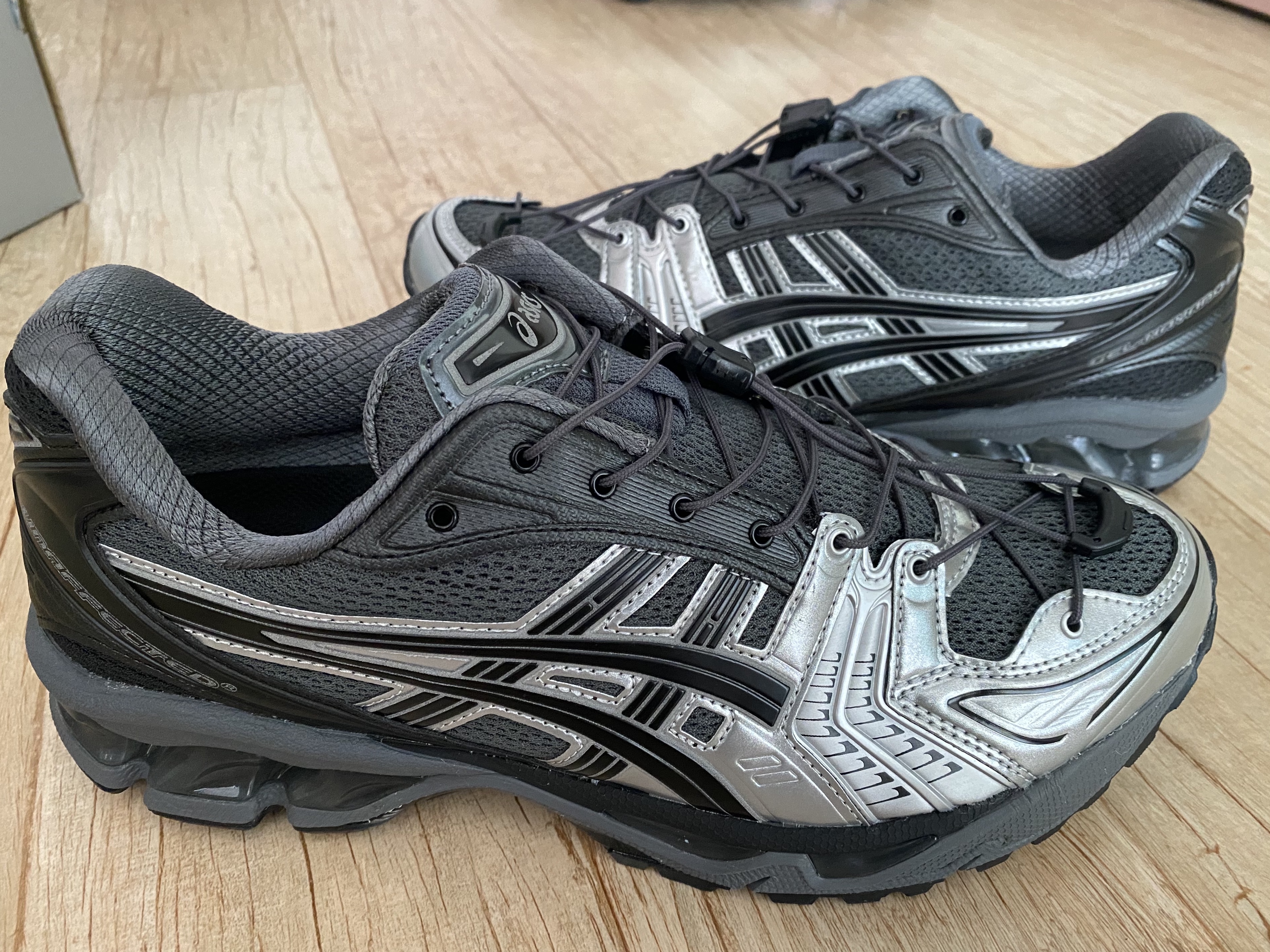 Asics x Unaffected Gel-Kayano 14 Silver Moon 착용 스타일