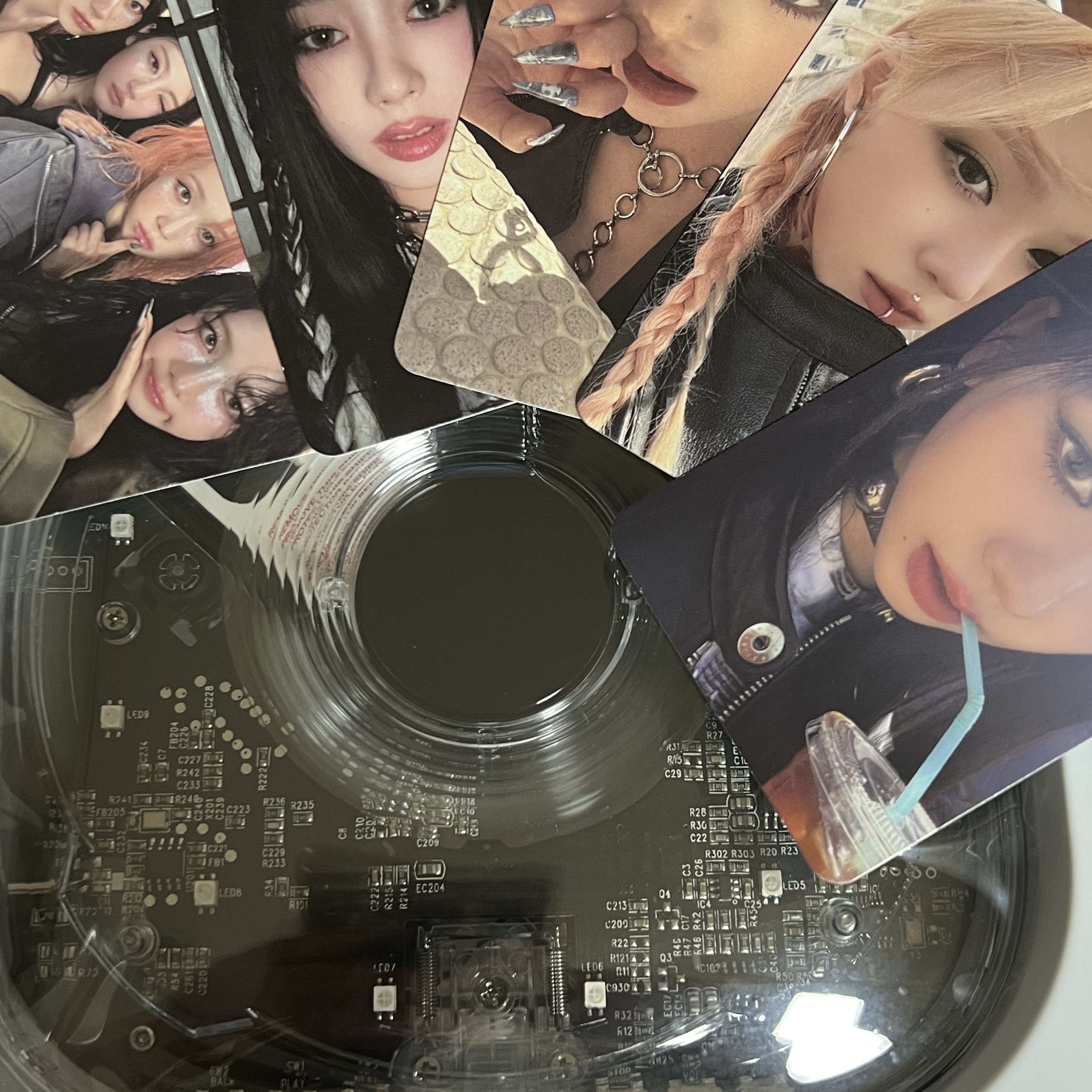Aespa The 1st Album Armageddon (CDP Ver.) 착용 스타일