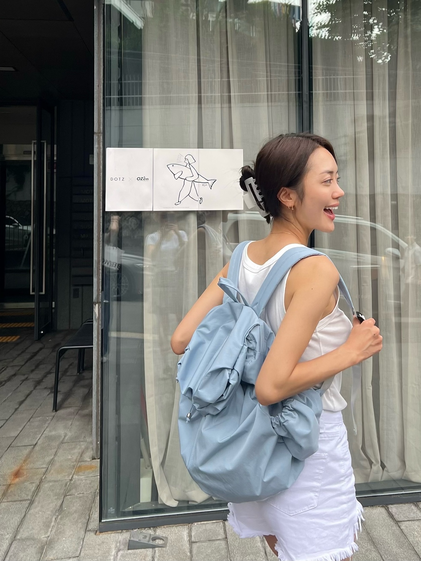 ACOC Blooming Backpack Ice Blue 착용 스타일 - 2