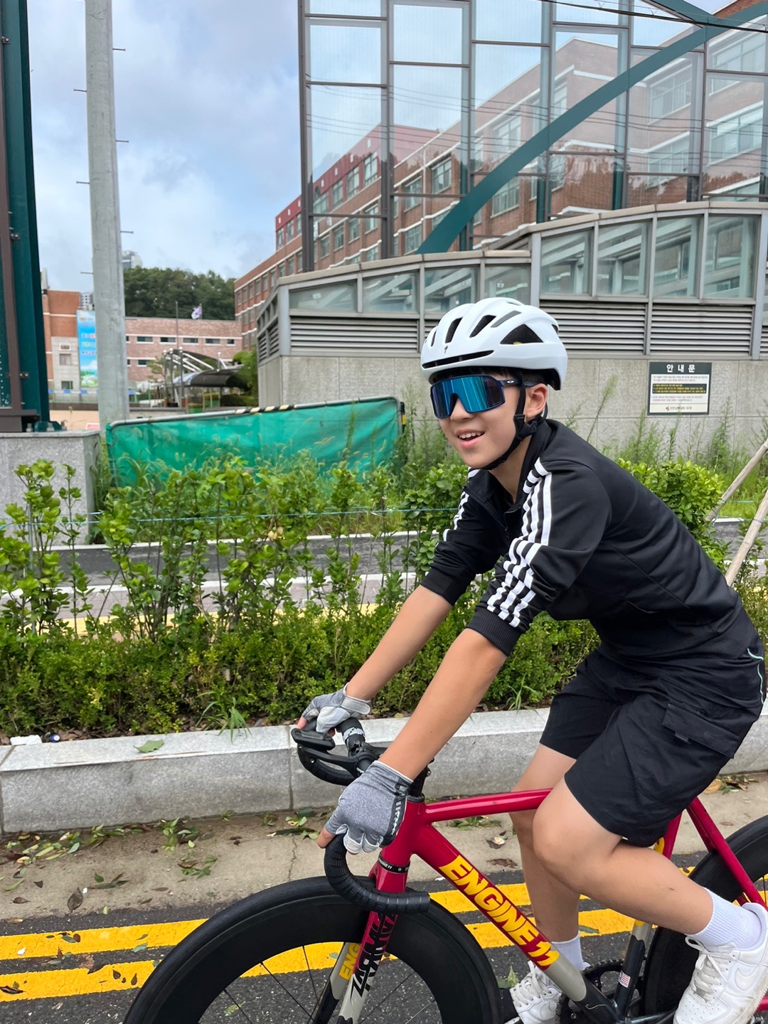 Stussy Kittens T-Shirt Black, Nike Air Force 1 '07 Low White 착용 스타일 - 4