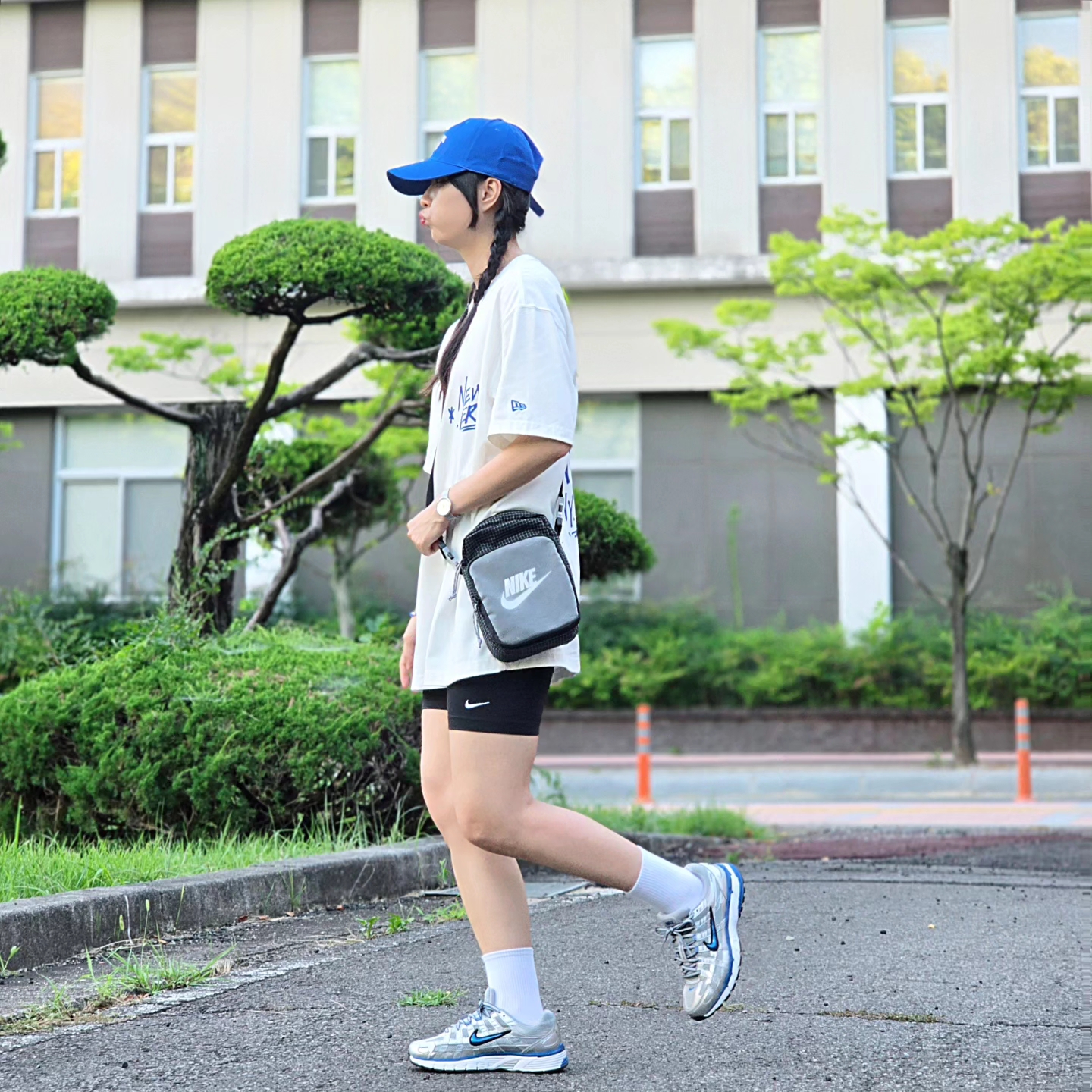 (W) Nike Essential Mid Rise Bike Shorts Black - Asia, (W) Nike P-6000 Laser Blue 착용 스타일 - 1