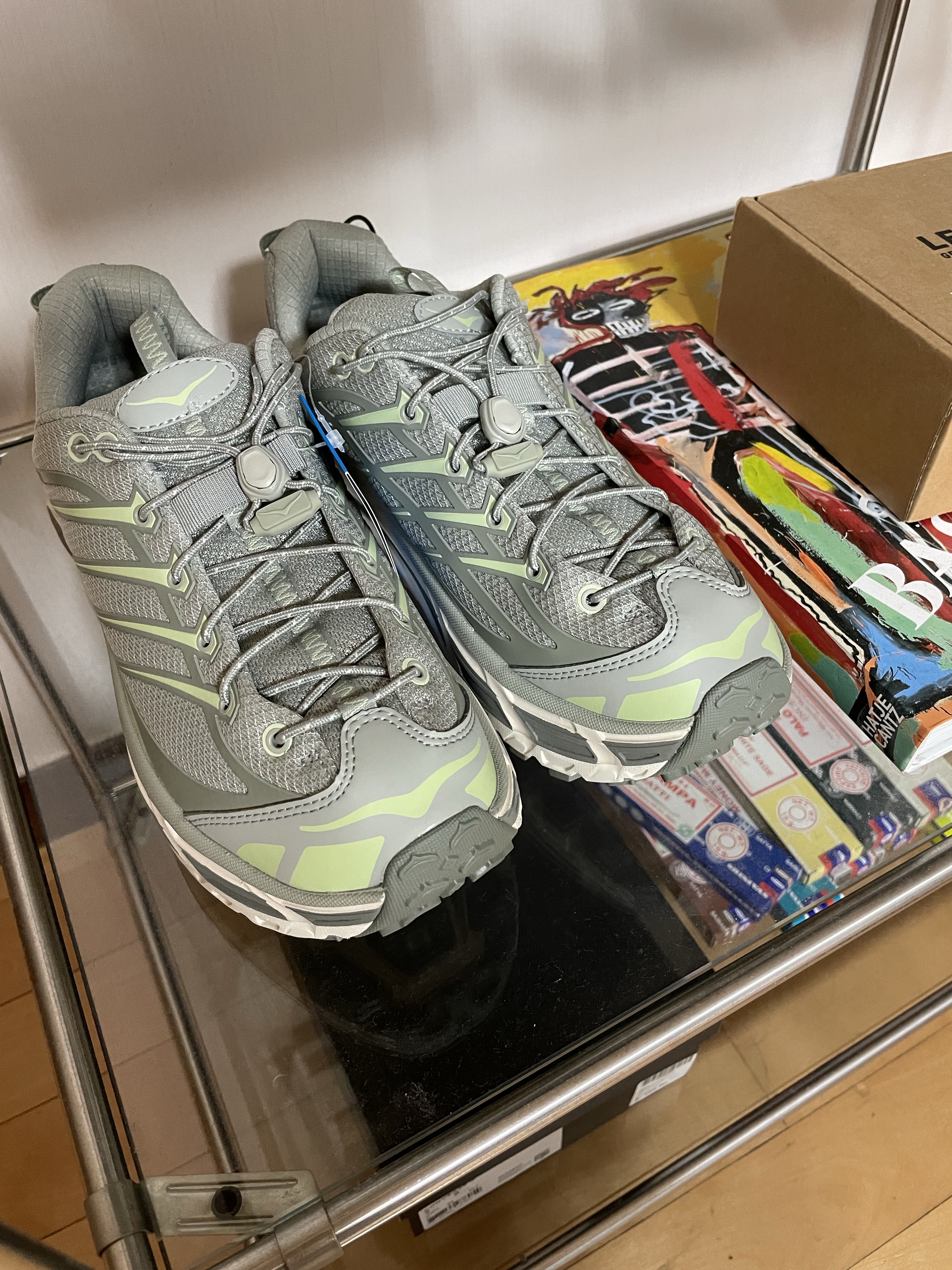 Hoka Mafate Three 2 Barely Seed Green 착용 스타일