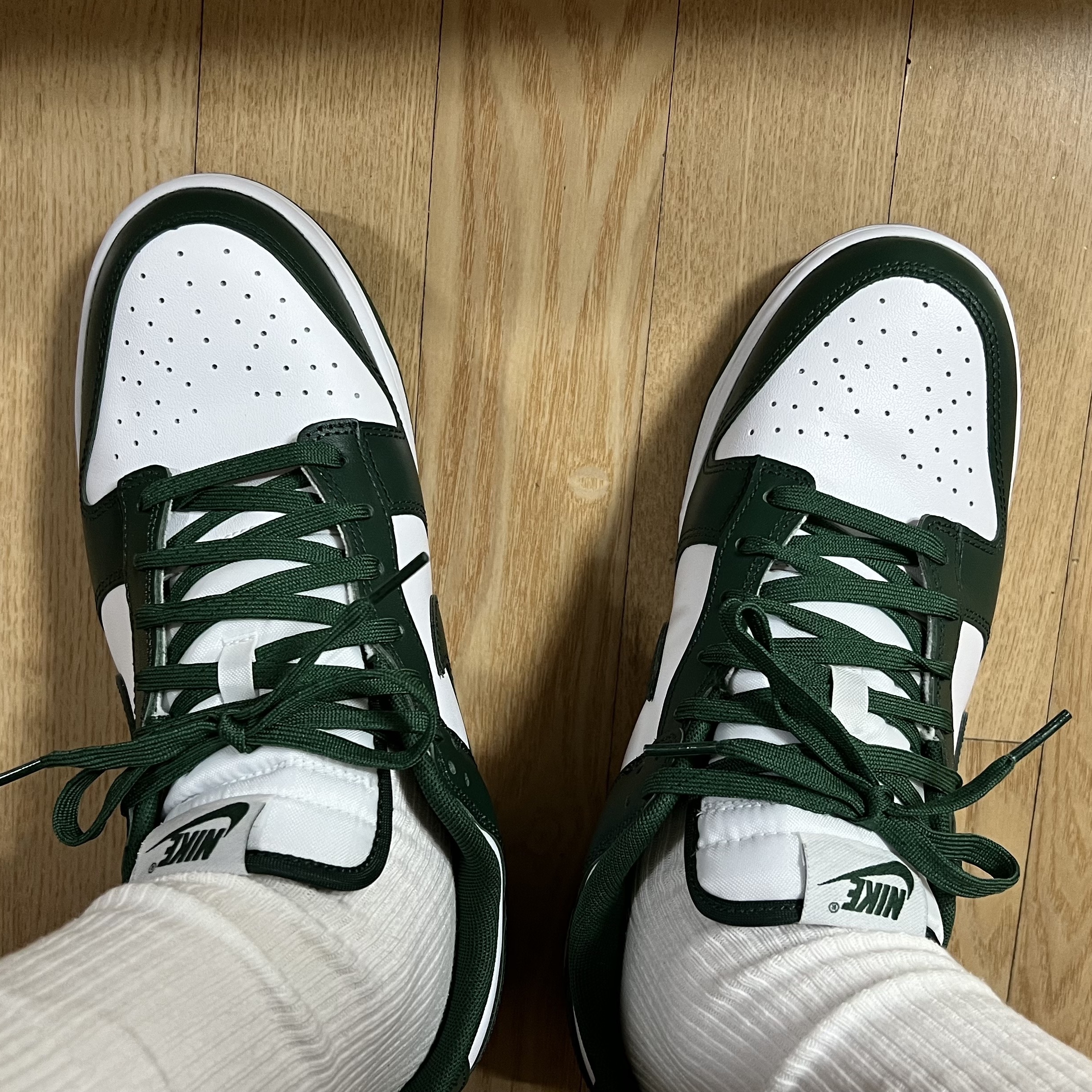 Nike Dunk Low Retro Varsity Green 착용 스타일