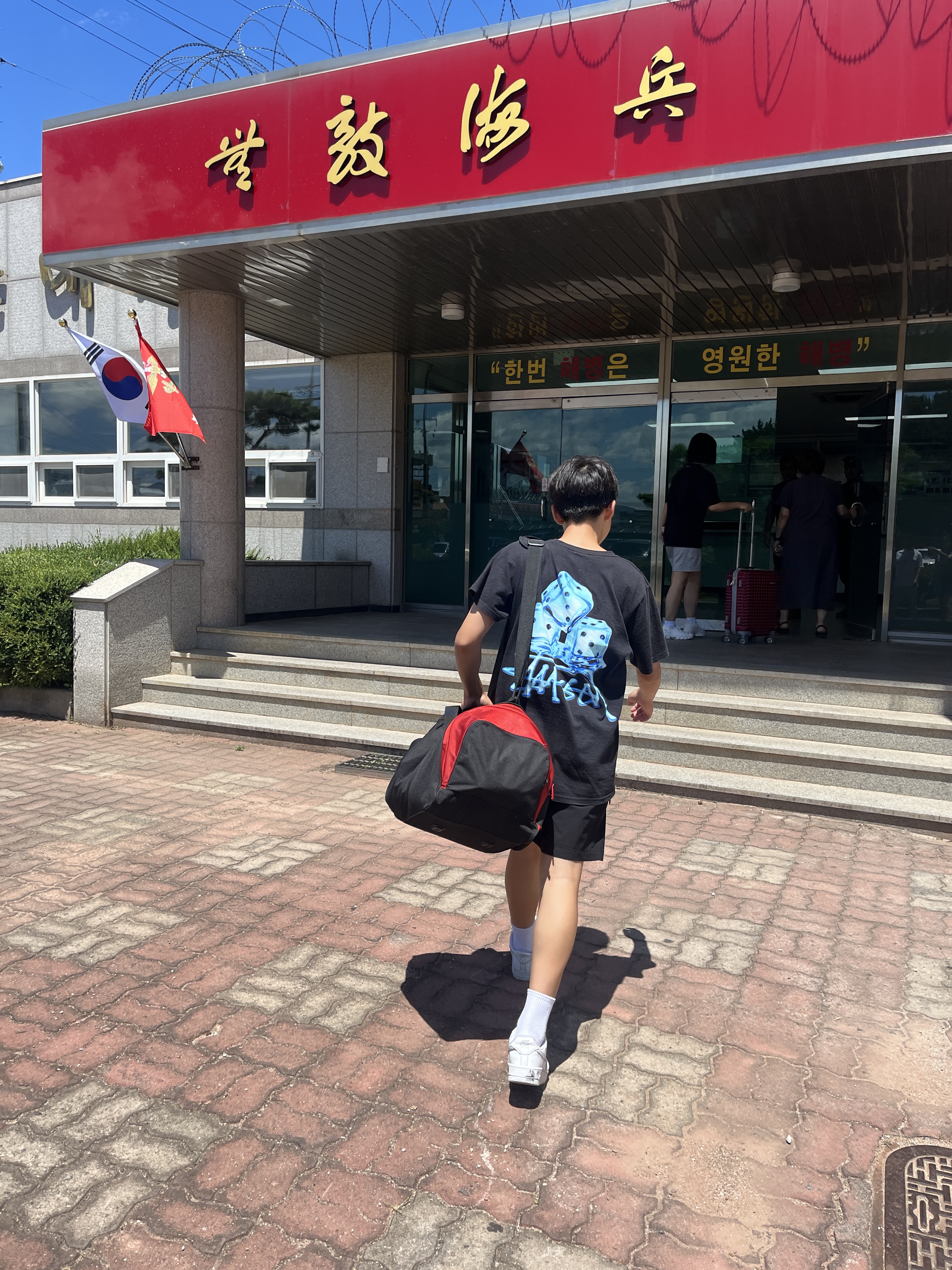 Stussy Melted T-Shirt Black, Nike Air Force 1 '07 Low White 착용 스타일 - 4