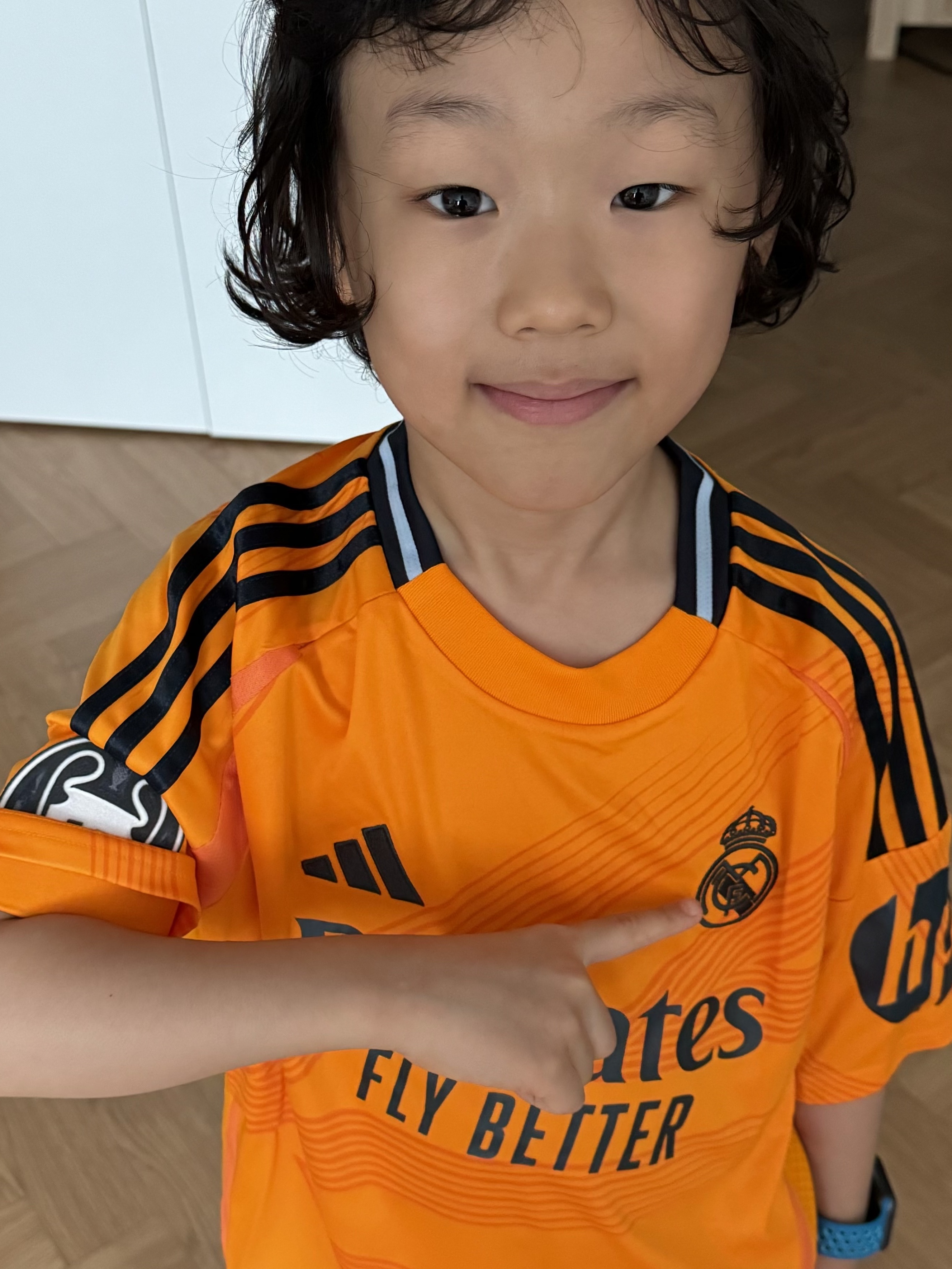 Adidas Real Madrid 2024/25 Away Jersey Crew Orange - US Sizing (Non Marking Ver.) 착용 스타일 - 7