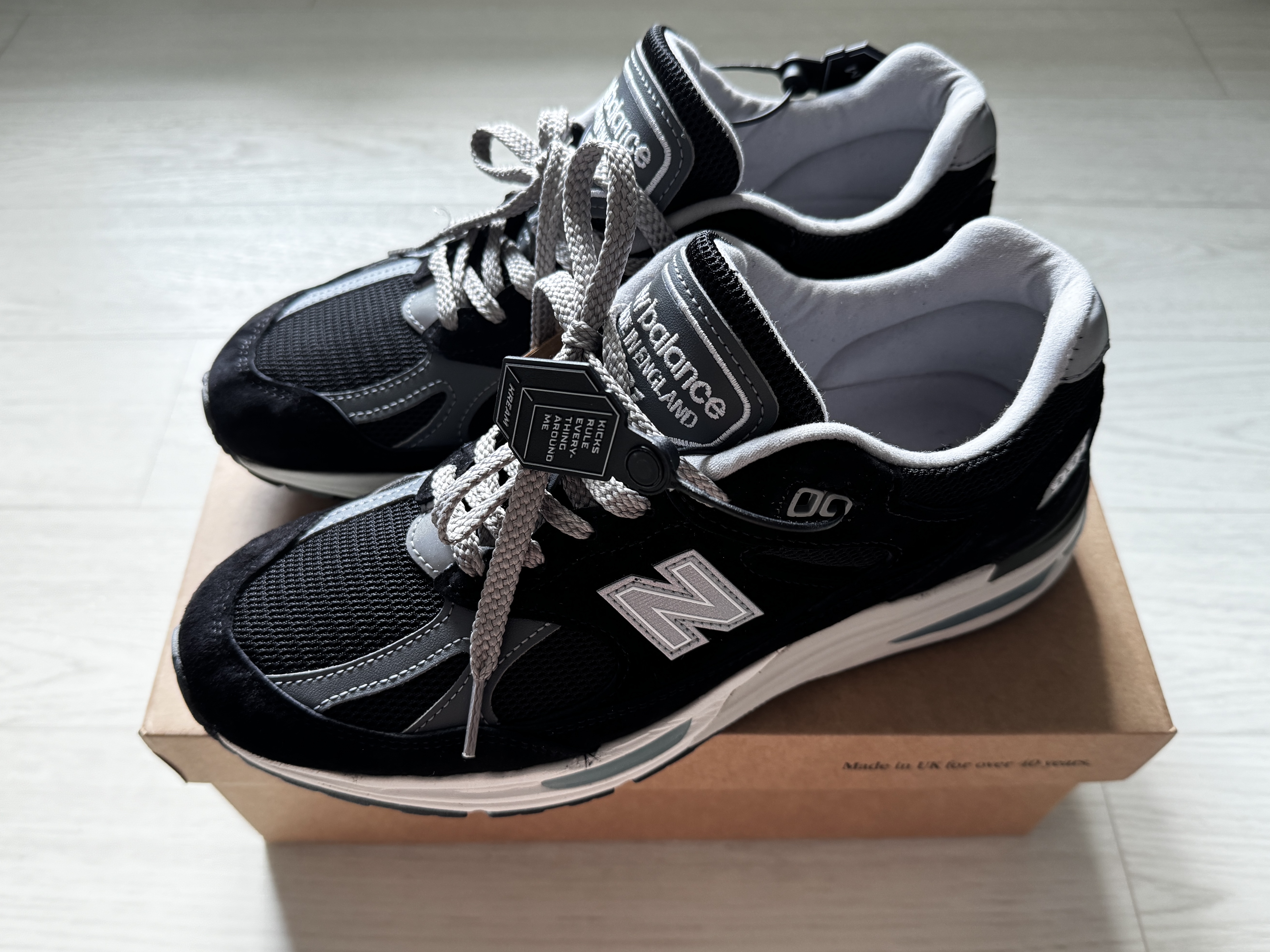 New Balance 991v2 Made in UK Black 착용 스타일