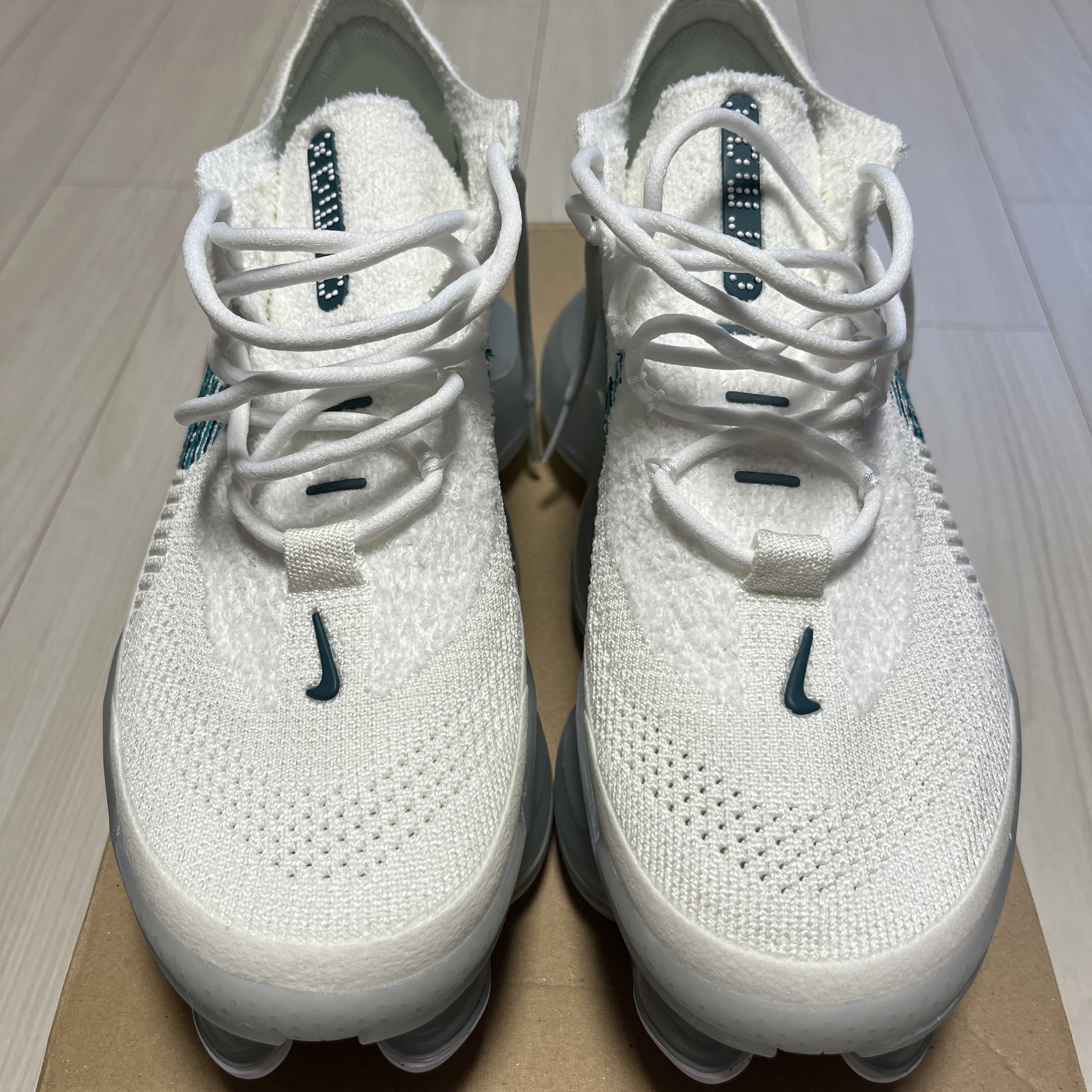 Nike Air Max Scorpion Flyknit White Geod Teal 착용 스타일 - 2