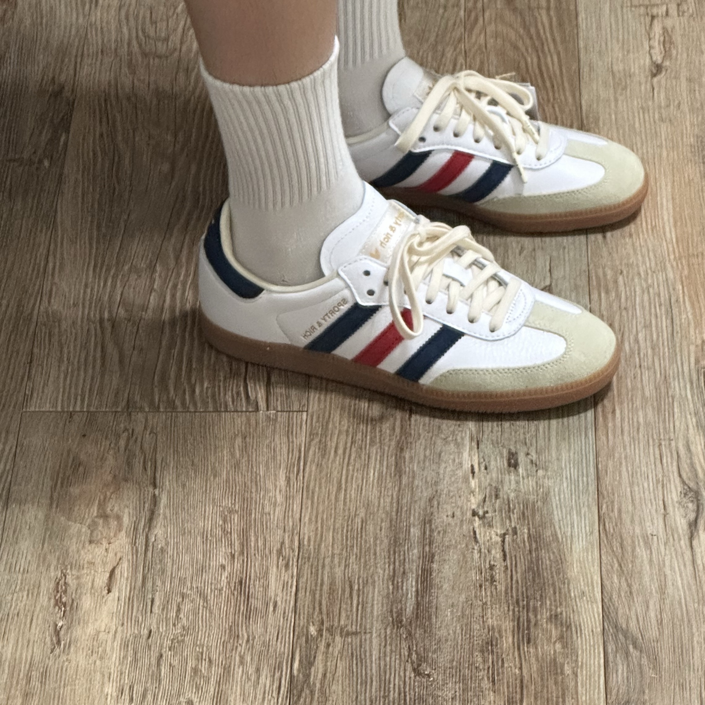 Adidas x Sporty & Rich Samba OG Cloud White Night Indigo 착용 스타일 - 1