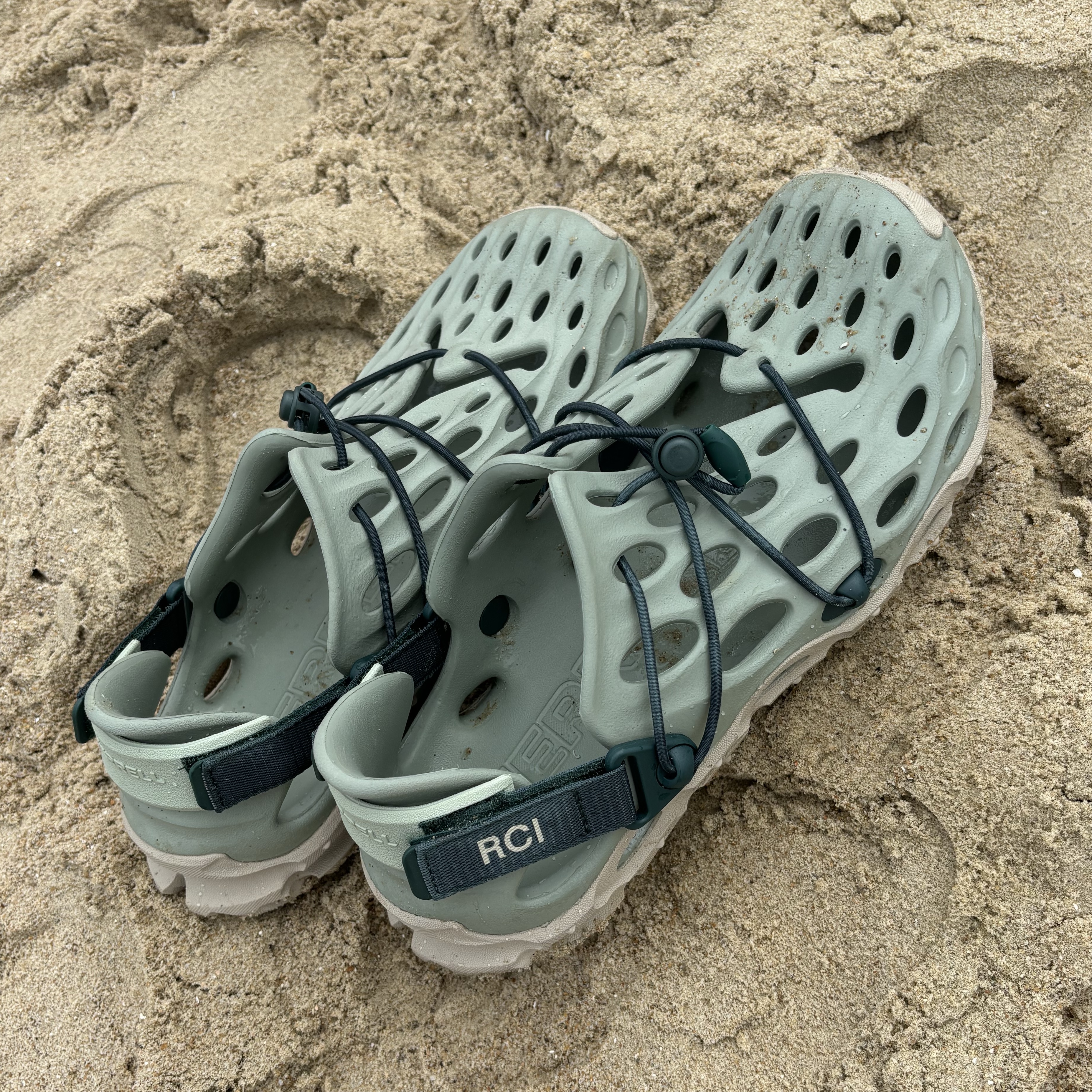 Merrell x Reese Cooper Hydro Moc AT Cage 1TRL Black 착용 스타일