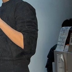 Stone Island 63020 Crewneck Sweatshirt Black - 21FW 착용 스타일