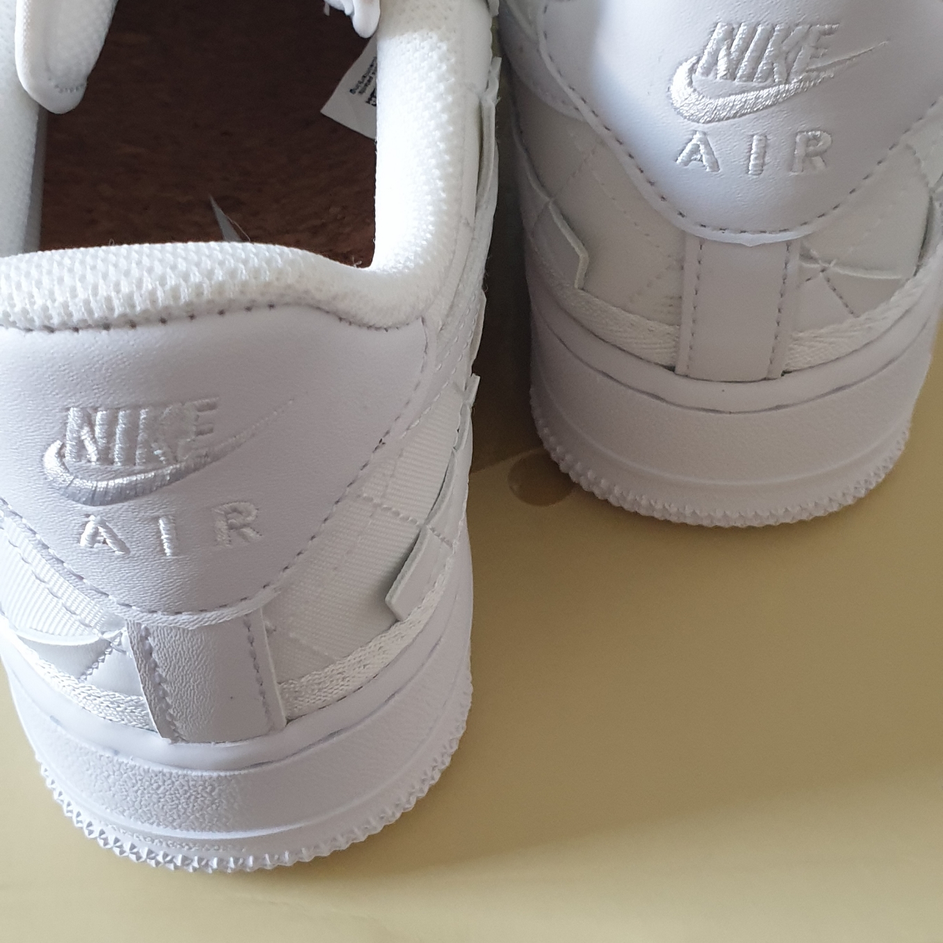 Nike x Billie Eilish Air Force 1 Low SP Triple White 착용 스타일 - 3