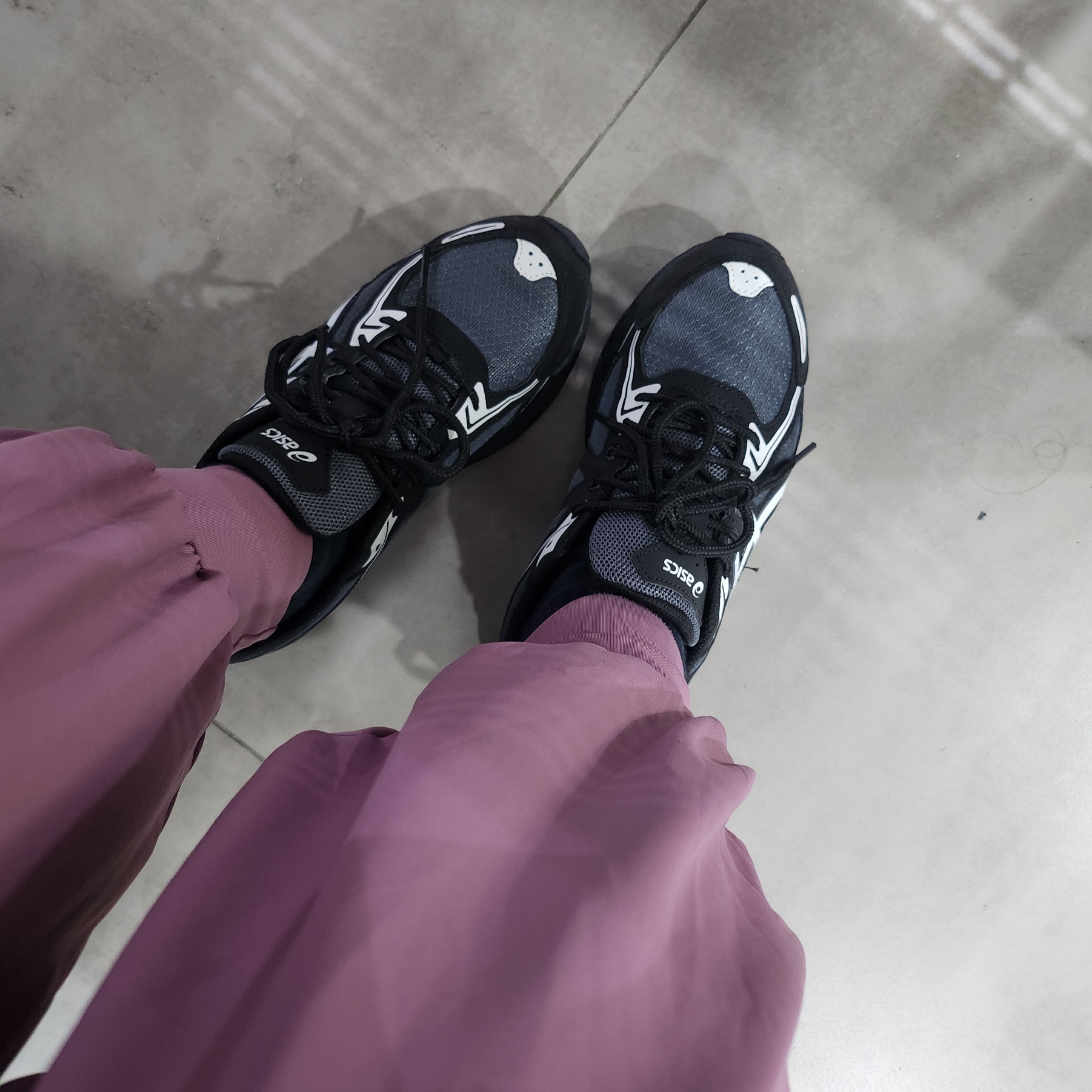 Asics Gel-Venture 6 Carrier Grey 착용 스타일
