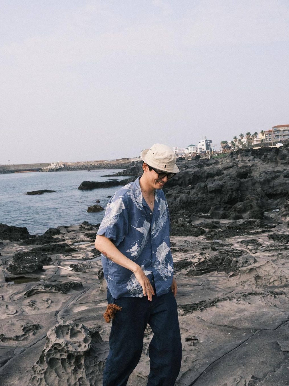 Moncler Hawaiian Print Shirt Night Blue - 22SS, Houston Japan Aloha Shirt Leopard Grey 41103GY 착용 스타일 - 2