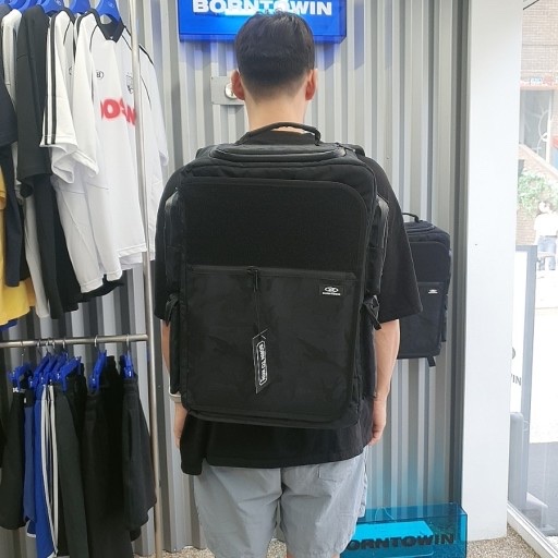 BORN TO WIN B1 Backpack Patch Ver Black 착용 스타일