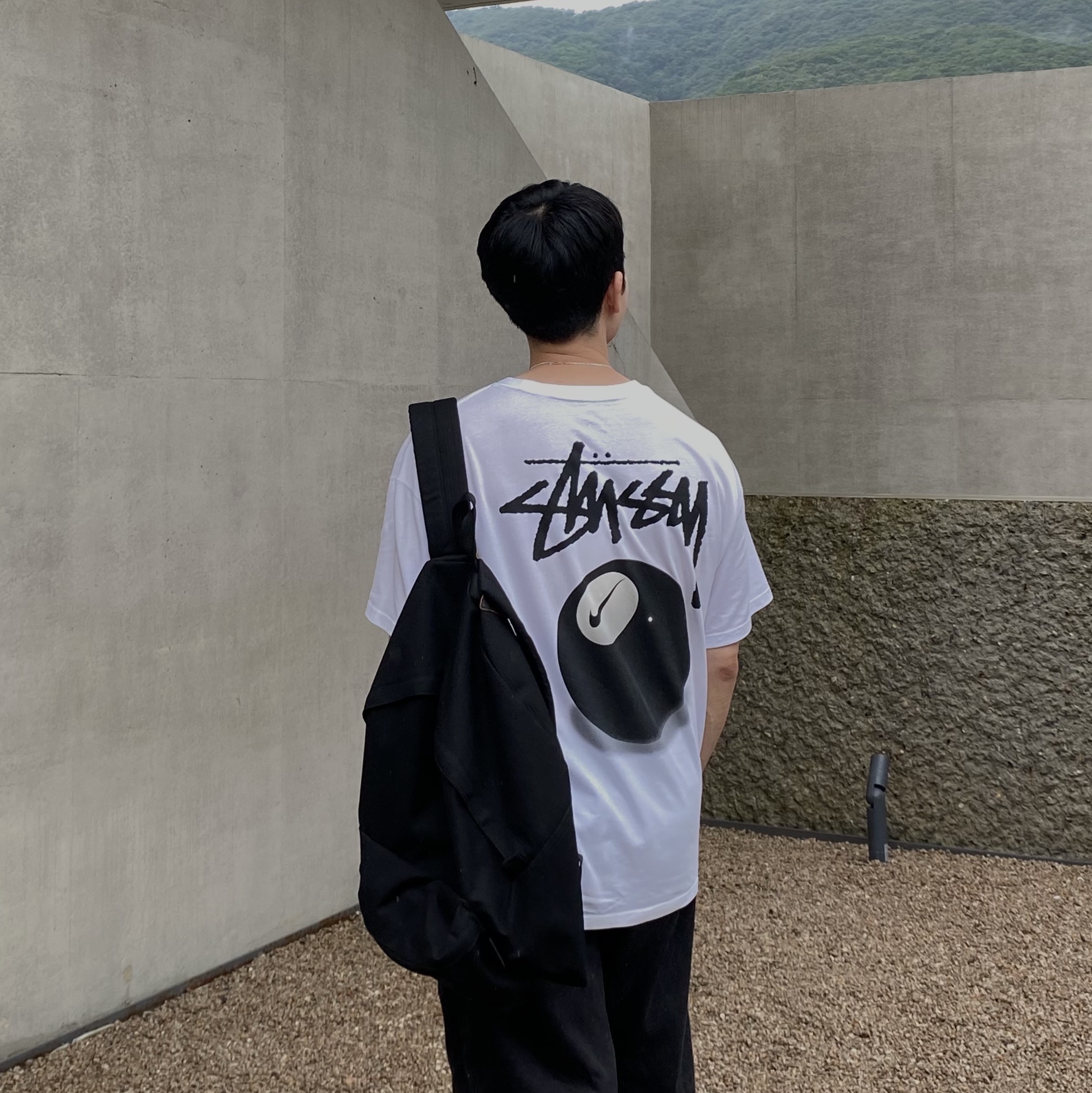 Comme des Garcons Homme Plus Nylon Backpack Large Black, Nike x Stussy NRG FL SS 8 Ball T-Shirt White (DO9323-100) 착용 스타일 - 2
