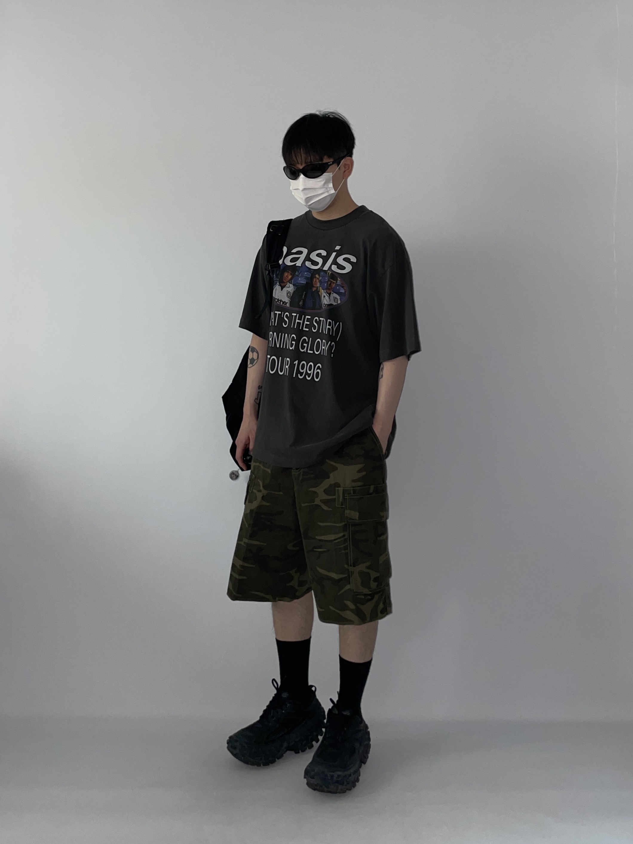 Balenciaga Defender Sneakers Black 착용 스타일 - 1